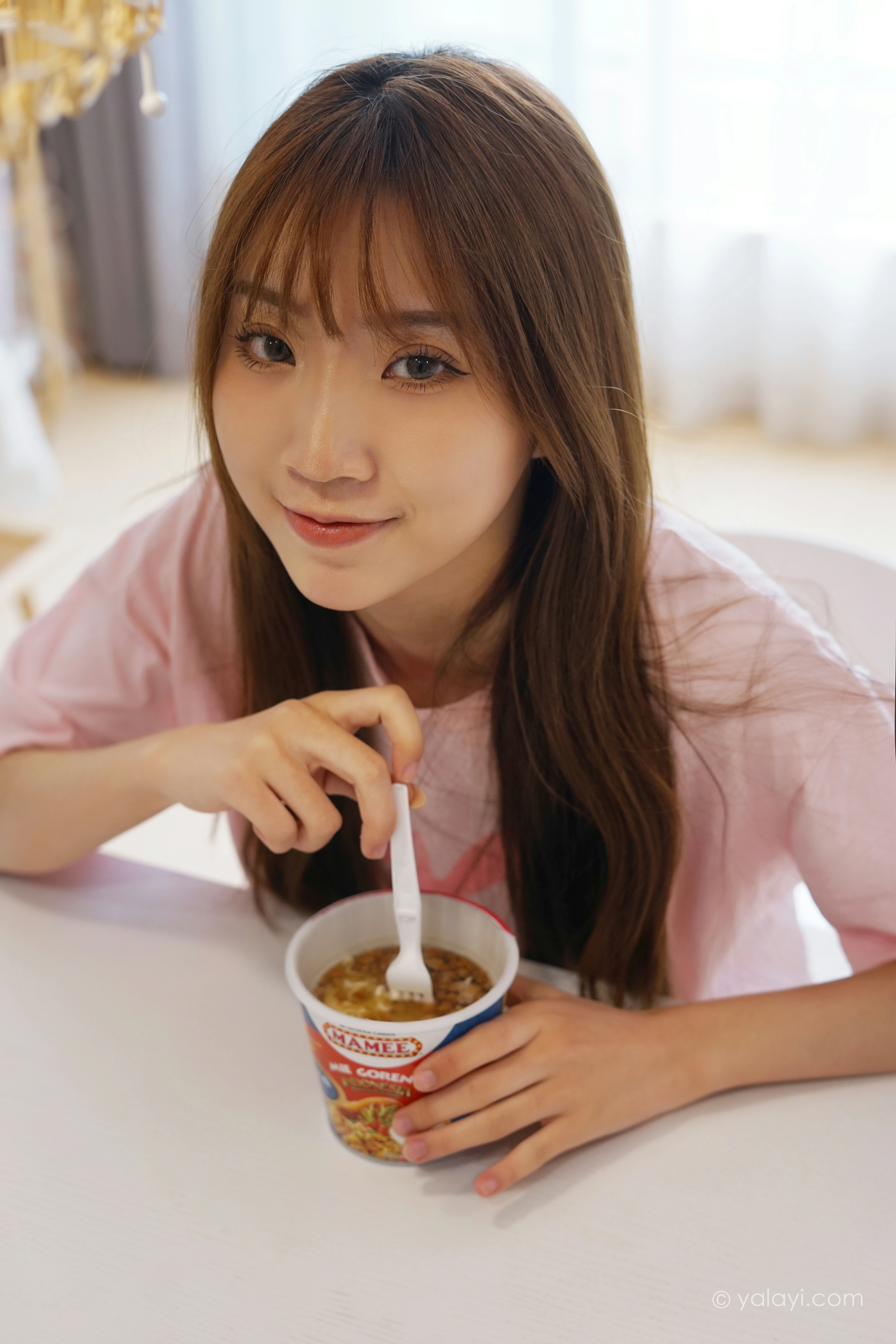 [YALAYI雅拉伊]NO.791 这边风景 小乔 粉色短袖居家性感写真集第3张