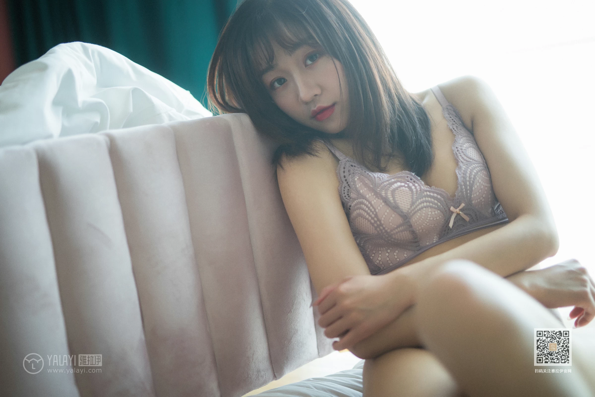 [YALAYI雅拉伊]NO.655 《给我一个吻》 小颖 灰色蕾丝内衣居家性感私房写真集第12张