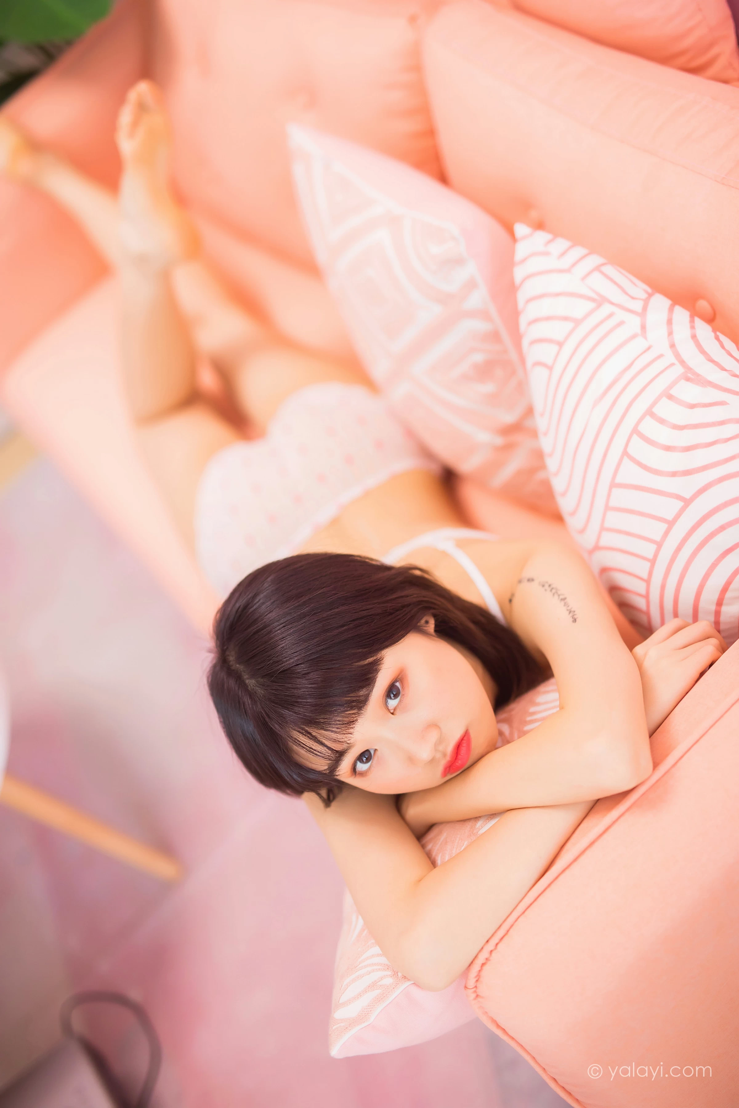 [YALAYI雅拉伊]NO.657 《粉色少女心》 粉粉 白色蕾丝内衣性感私房写真集第6张