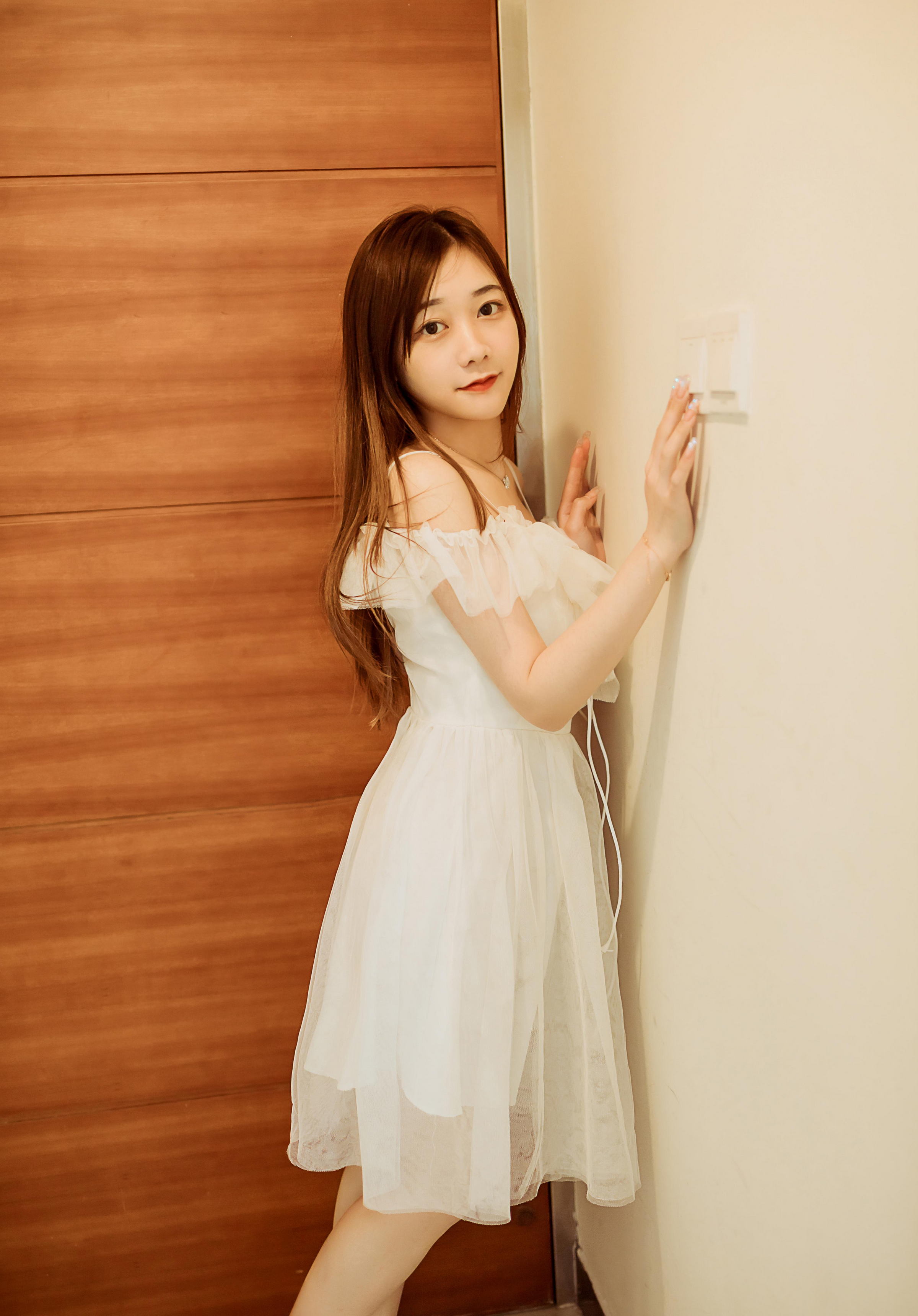 [YALAYI雅拉伊]2022.03.25 梦中情人 夜夜 白色吊带透视连衣裙居家性感写真集第12张