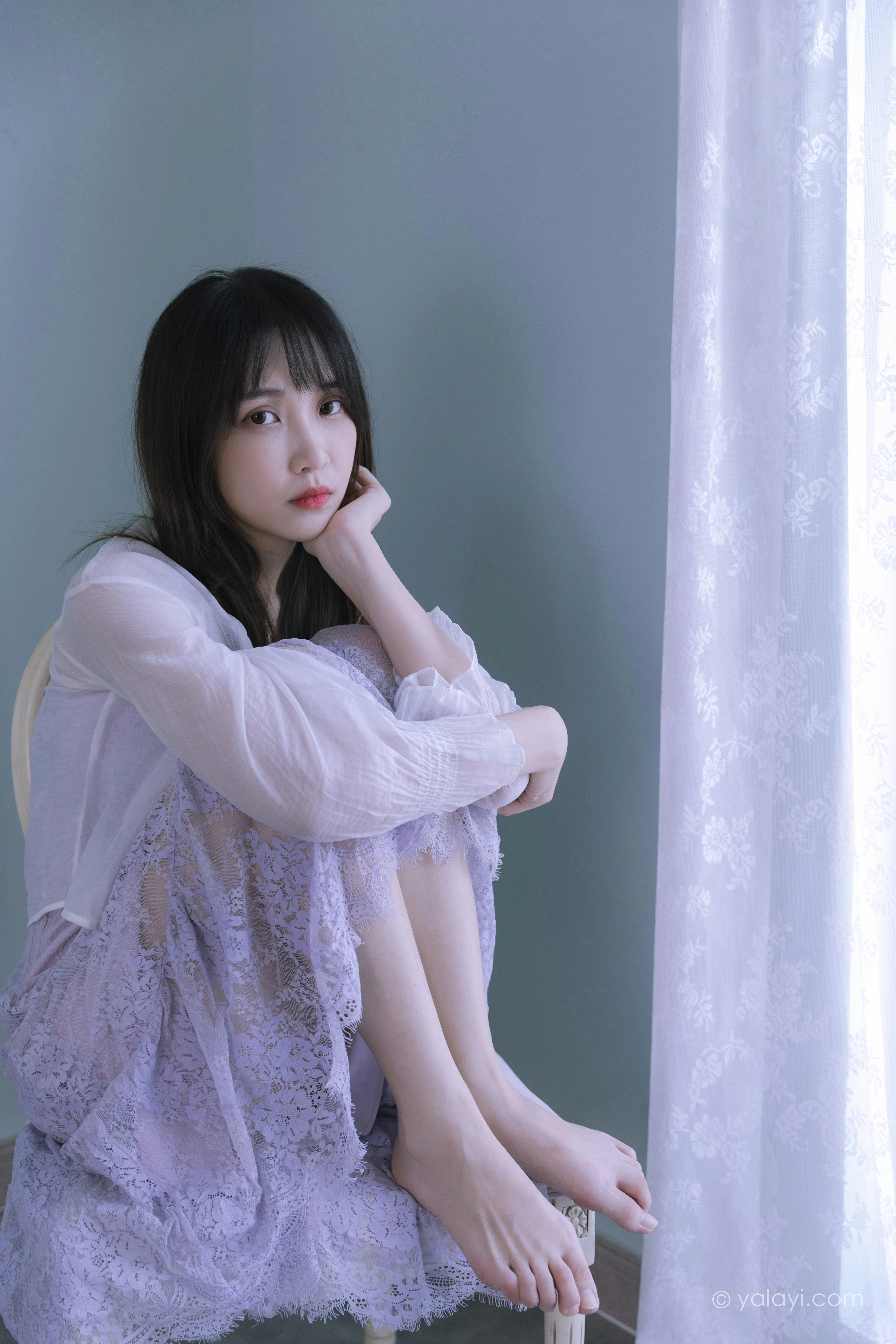 [YALAYI雅拉伊]NO.811 紫色的早晨 妍妍 白色透视蕾丝连衣裙居家私房写真集第7张