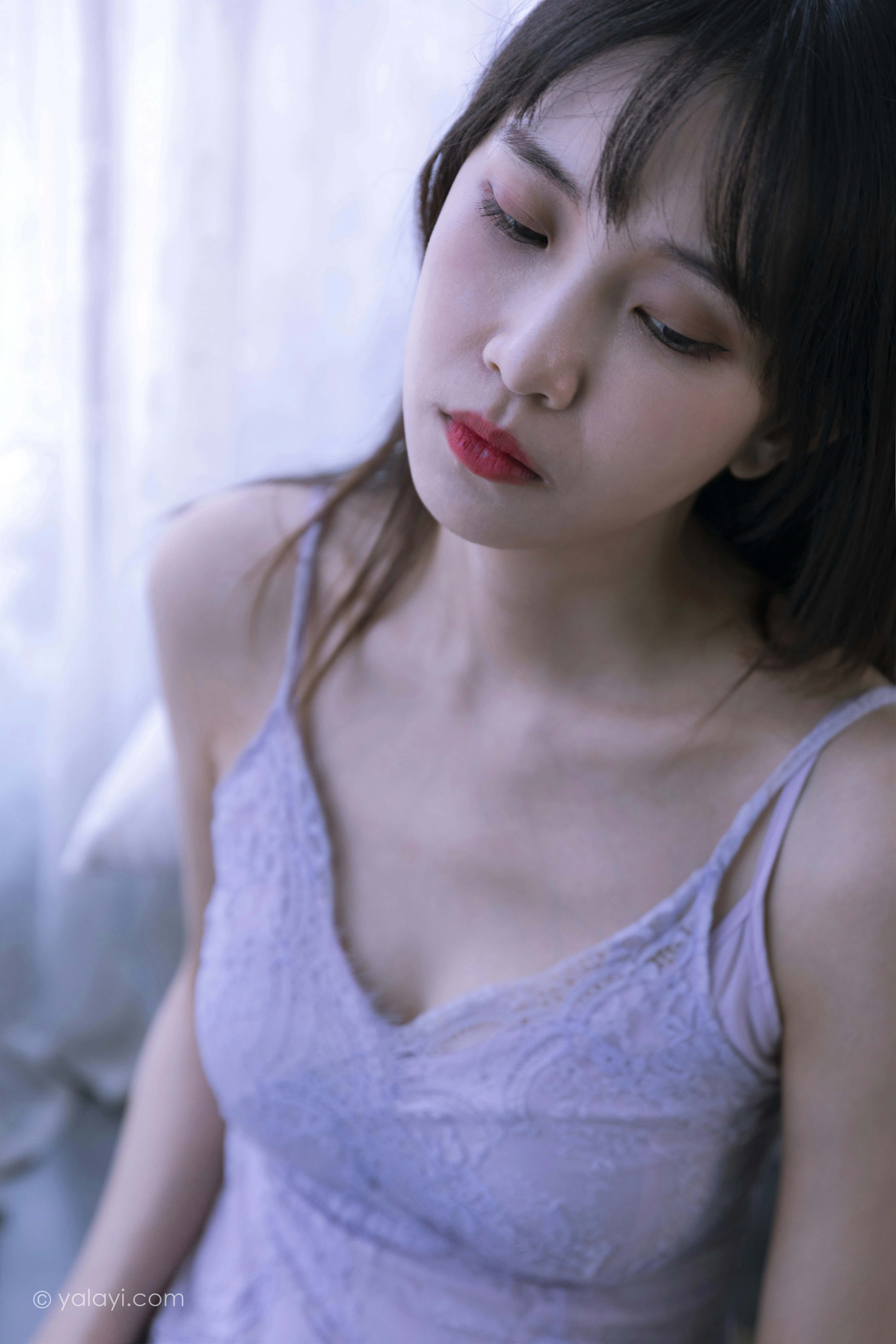 [YALAYI雅拉伊]NO.811 紫色的早晨 妍妍 白色透视蕾丝连衣裙居家私房写真集第13张