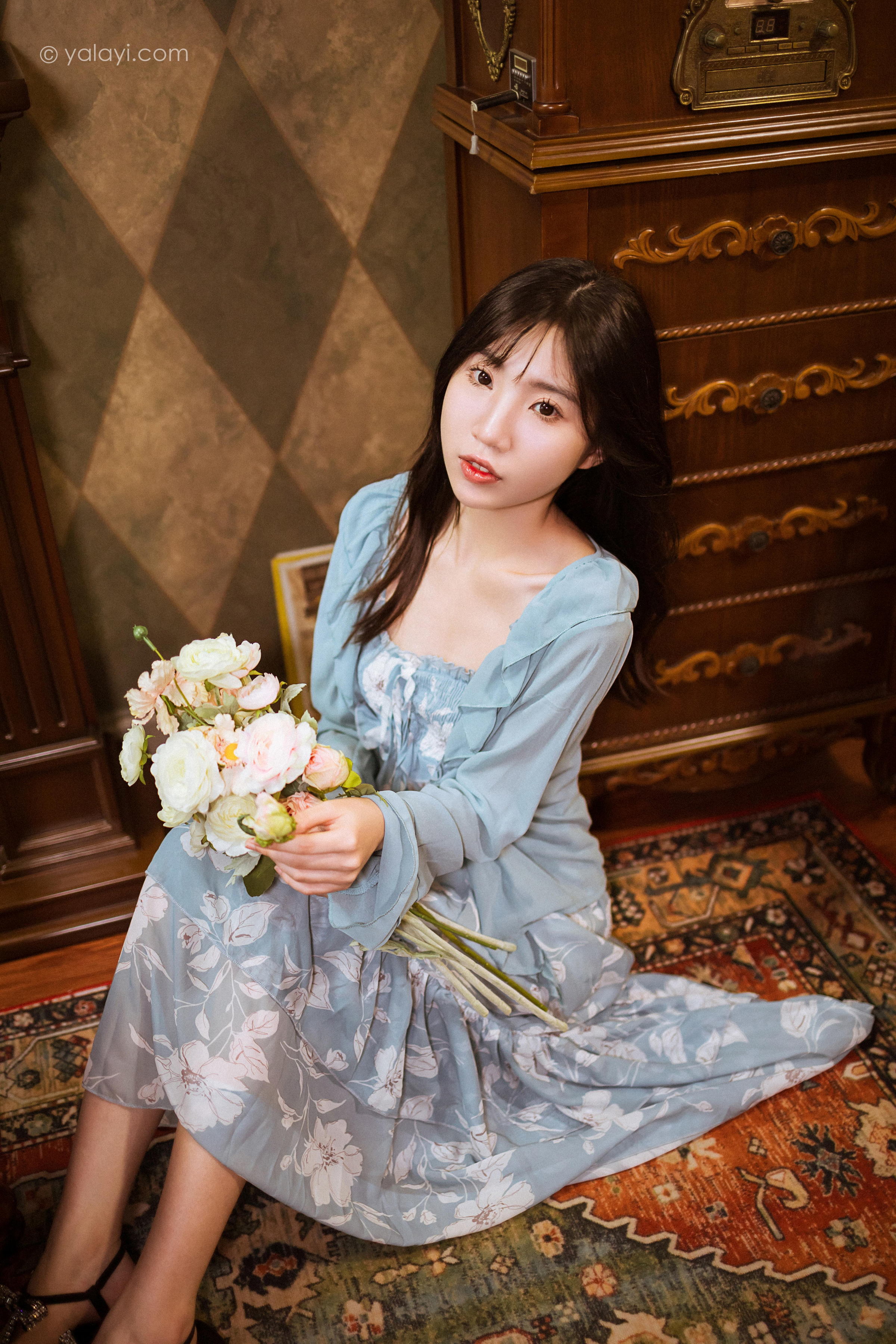 [YALAYI雅拉伊]2022.08.19 一去不复返 小乔 灰色外套加吊带连衣裙清纯写真集第11张