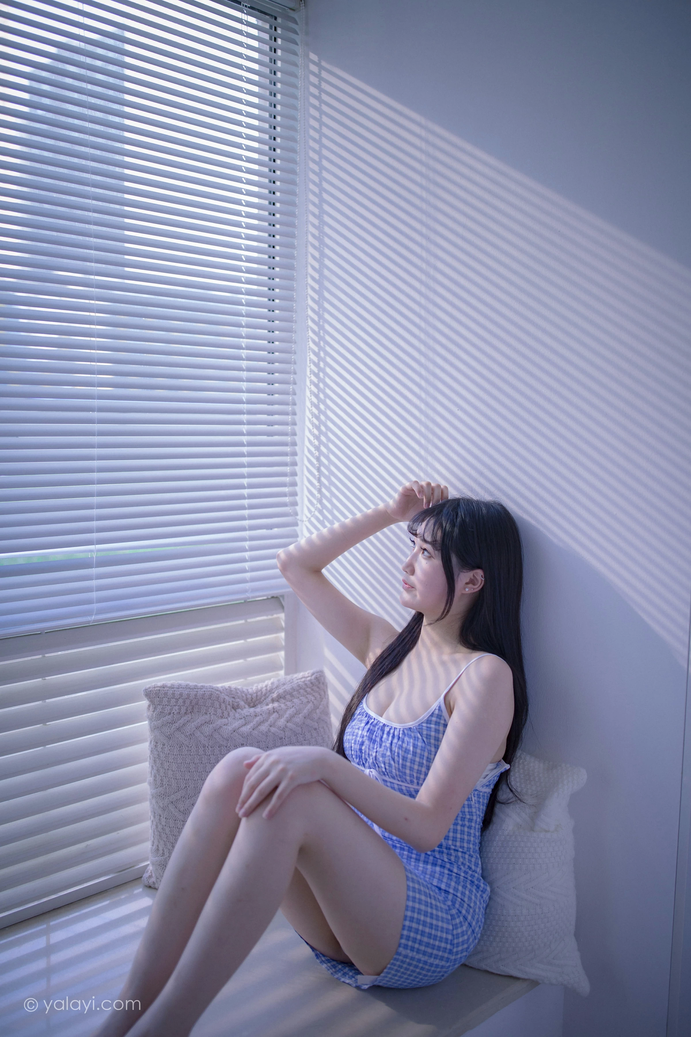 [YALAYI雅拉伊]NO.687 《蓝》 瓶儿 蓝色紧身吊带连衣裙性感私房写真集第2张