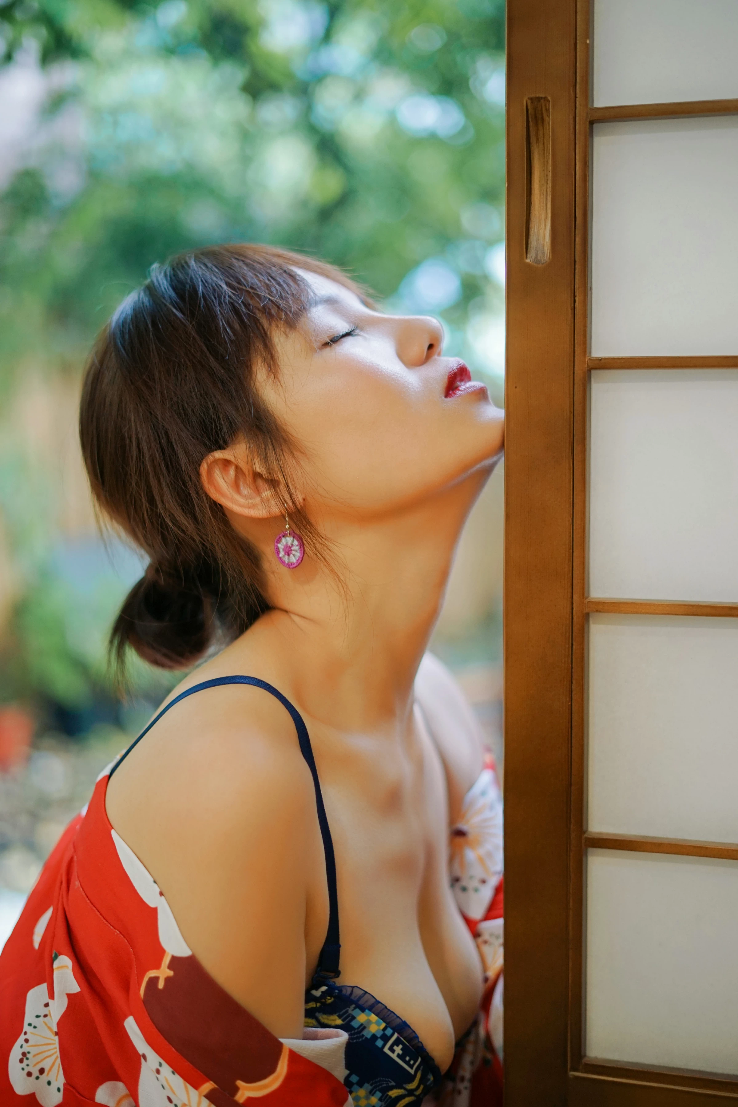 [YALAYI雅拉伊]NO.714 《自娱》 多香子 粉色和服加蓝色内衣性感私房写真集第6张