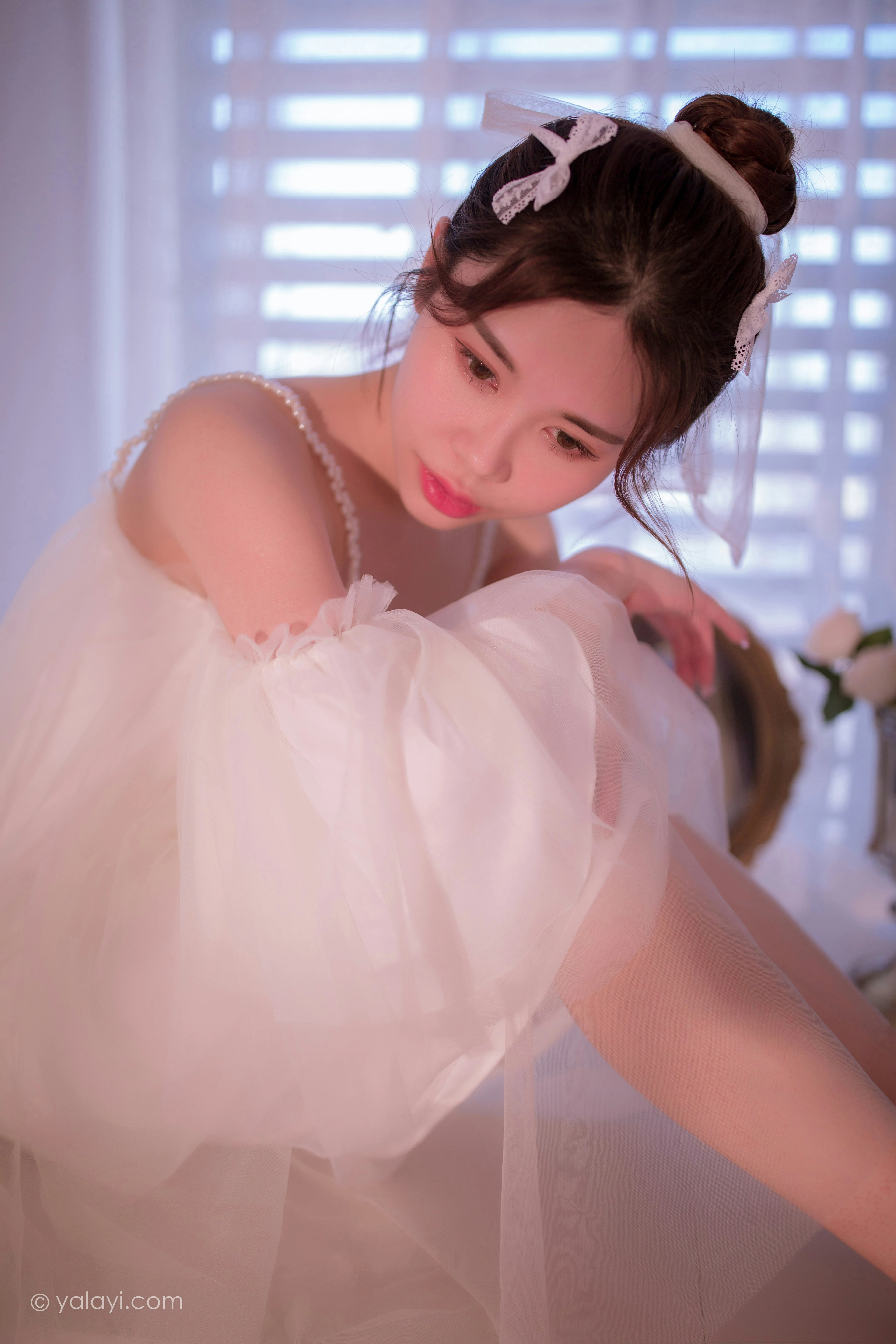 [YALAYI雅拉伊]NO.858 等待我的人 香草 白色透视吊带连衣裙居家性感写真集第4张