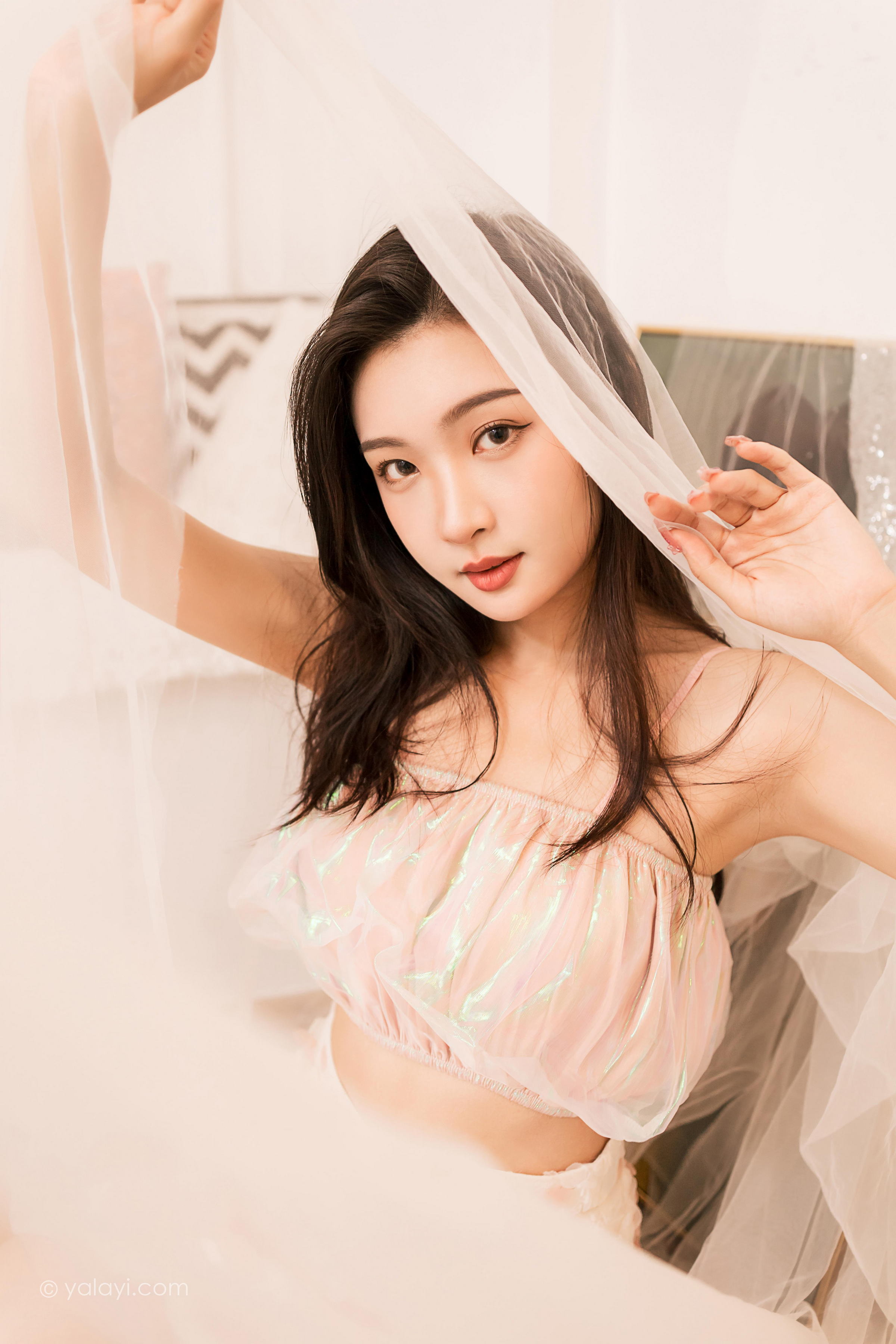 [YALAYI雅拉伊]2022.06.07 我和你 徐小云 粉色蕾丝短裙加吊带小背心性感私房写真集第13张