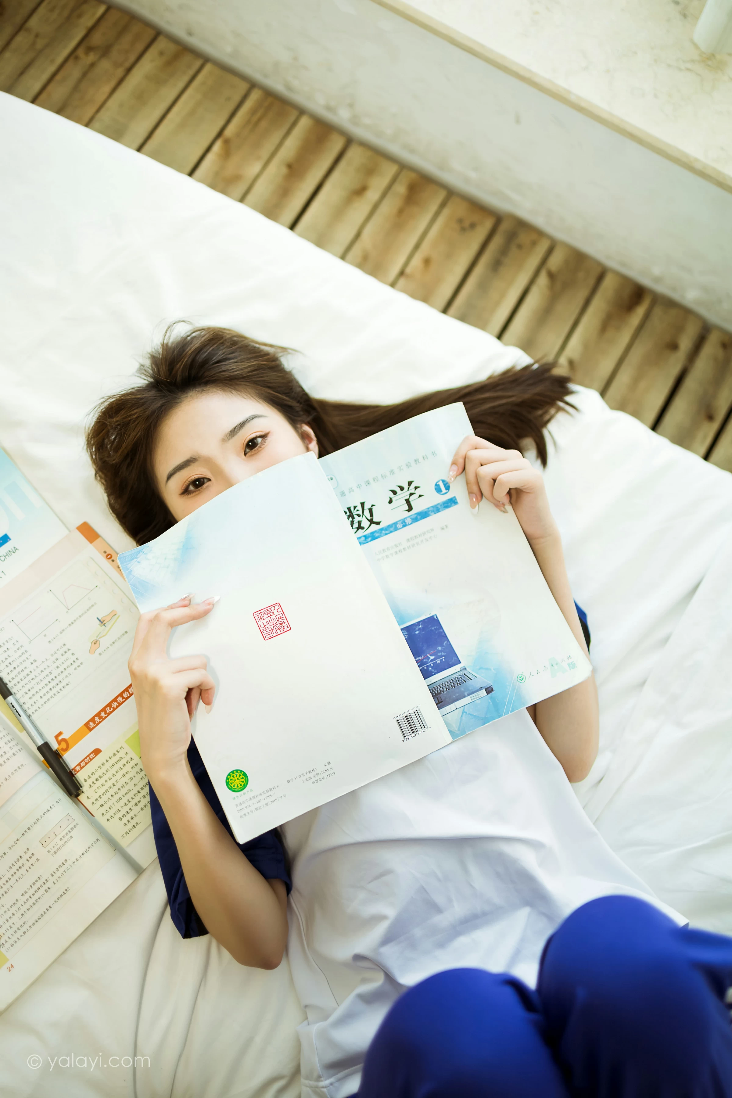 [YALAYI雅拉伊]NO.719 《一对一辅导》 小乔 蓝色校服短袖加长裤居家私房写真集第8张