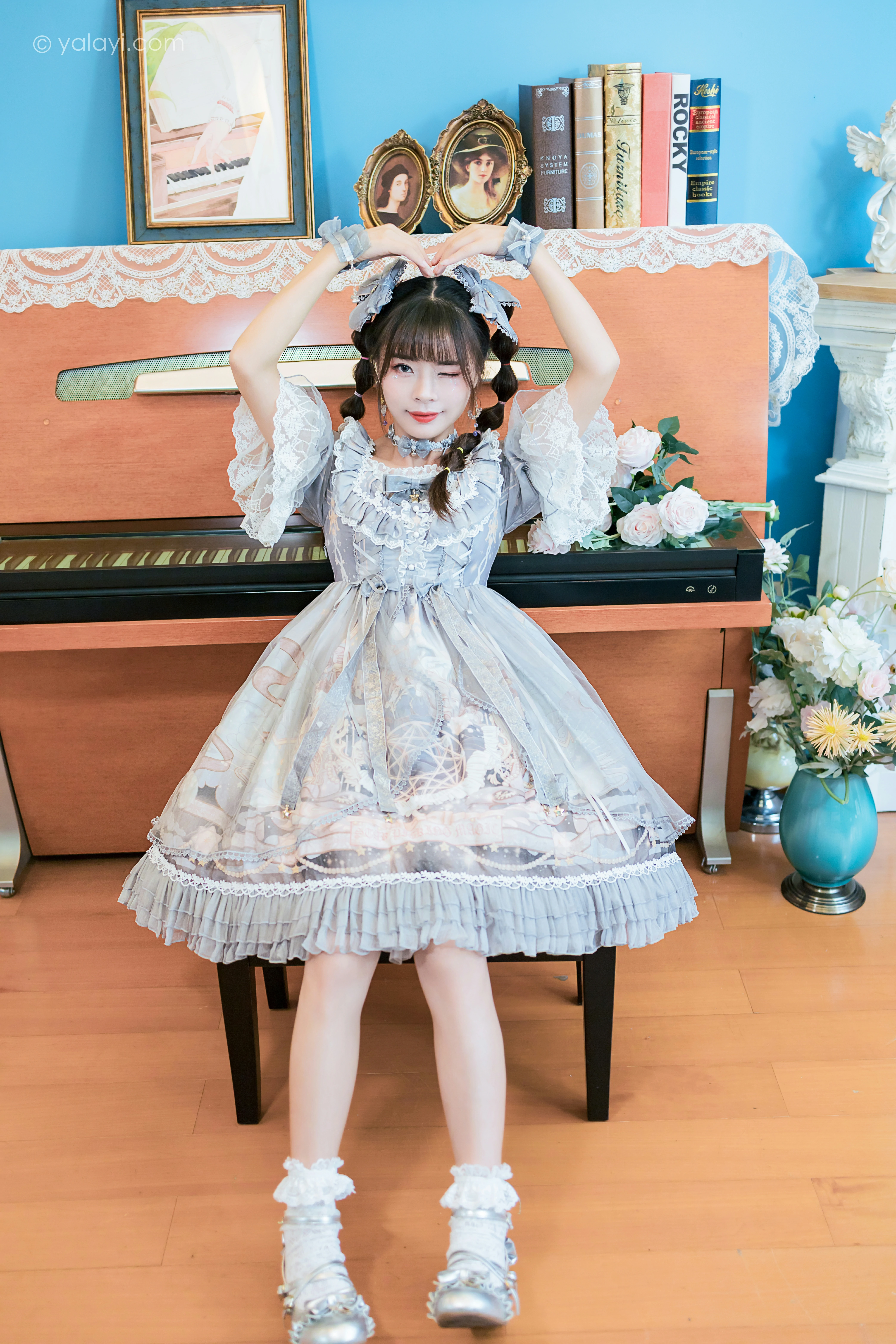 [YALAYI雅拉伊]NO.853 洛丽塔Lolita 程小蝶 淡蓝色连身制服裙清纯可爱私房写真集第14张