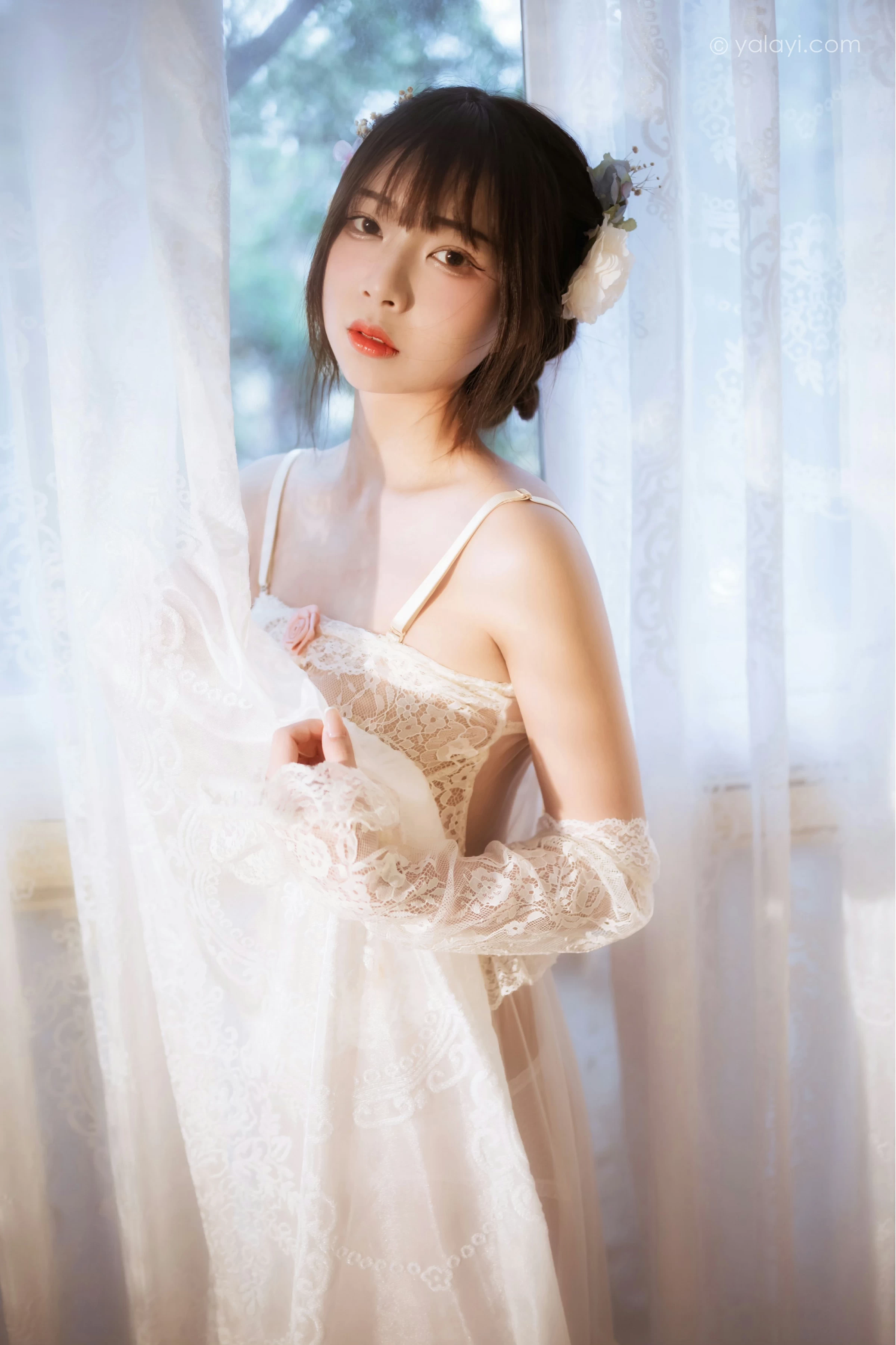 [YALAYI雅拉伊]NO.807 似梦初觉 阿禾 白色透视情趣连衣裙加蕾丝内衣性感私房写真集第13张