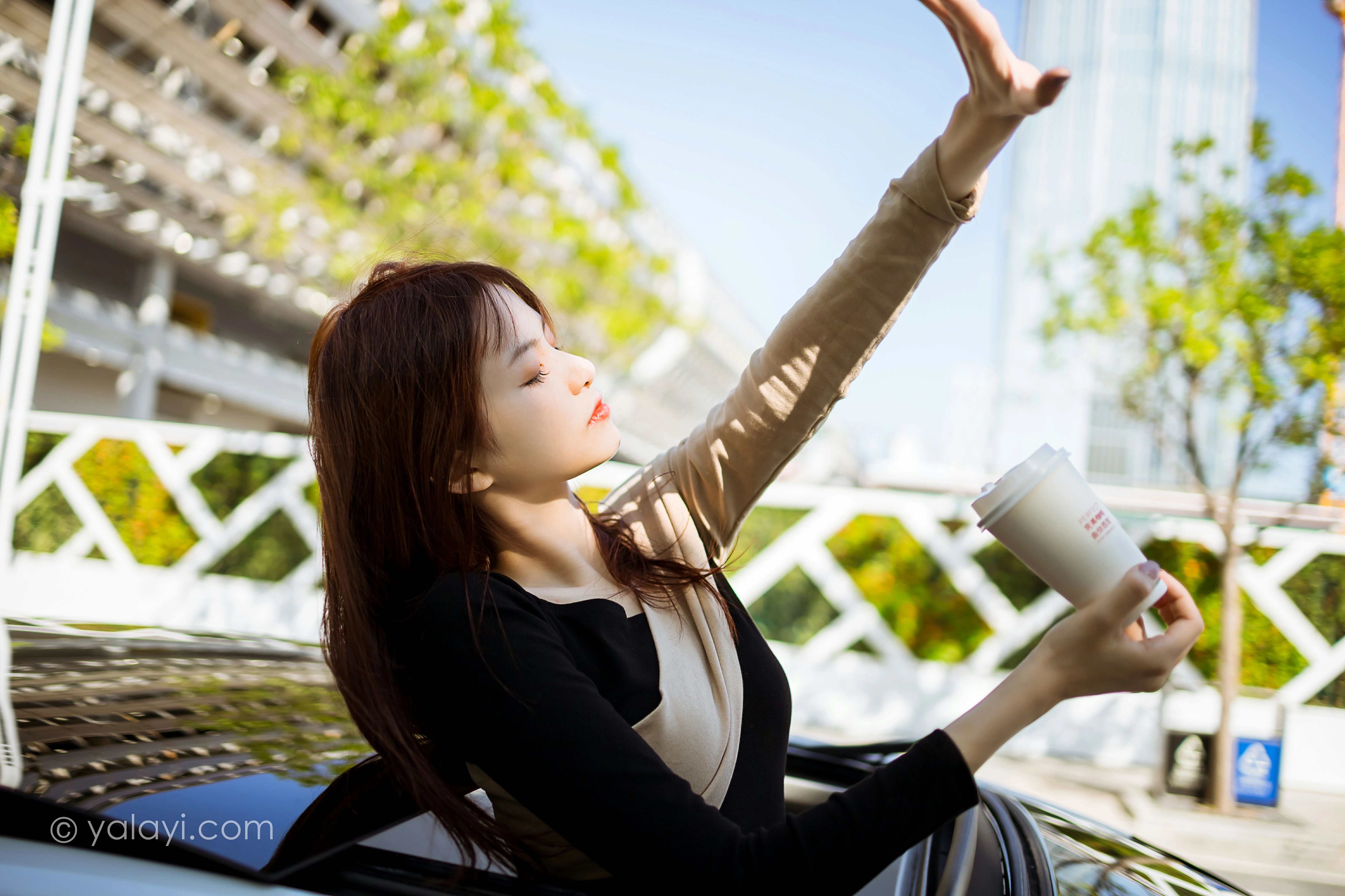 [YALAYI雅拉伊]2021.11.10 兜风 茹莎 黑色连身礼服裙性感写真集第8张