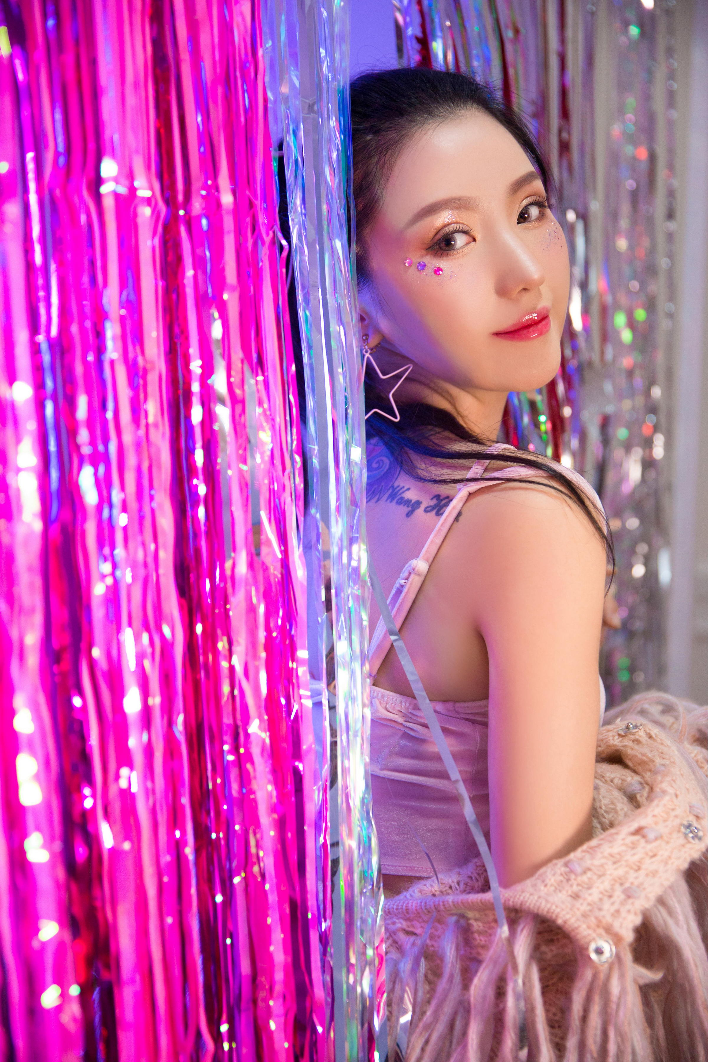 [YALAYI雅拉伊]2022.09.07 热辣辣 和服美女 镂空外套与粉色短裙加粉色内衣性感私房写真集第6张