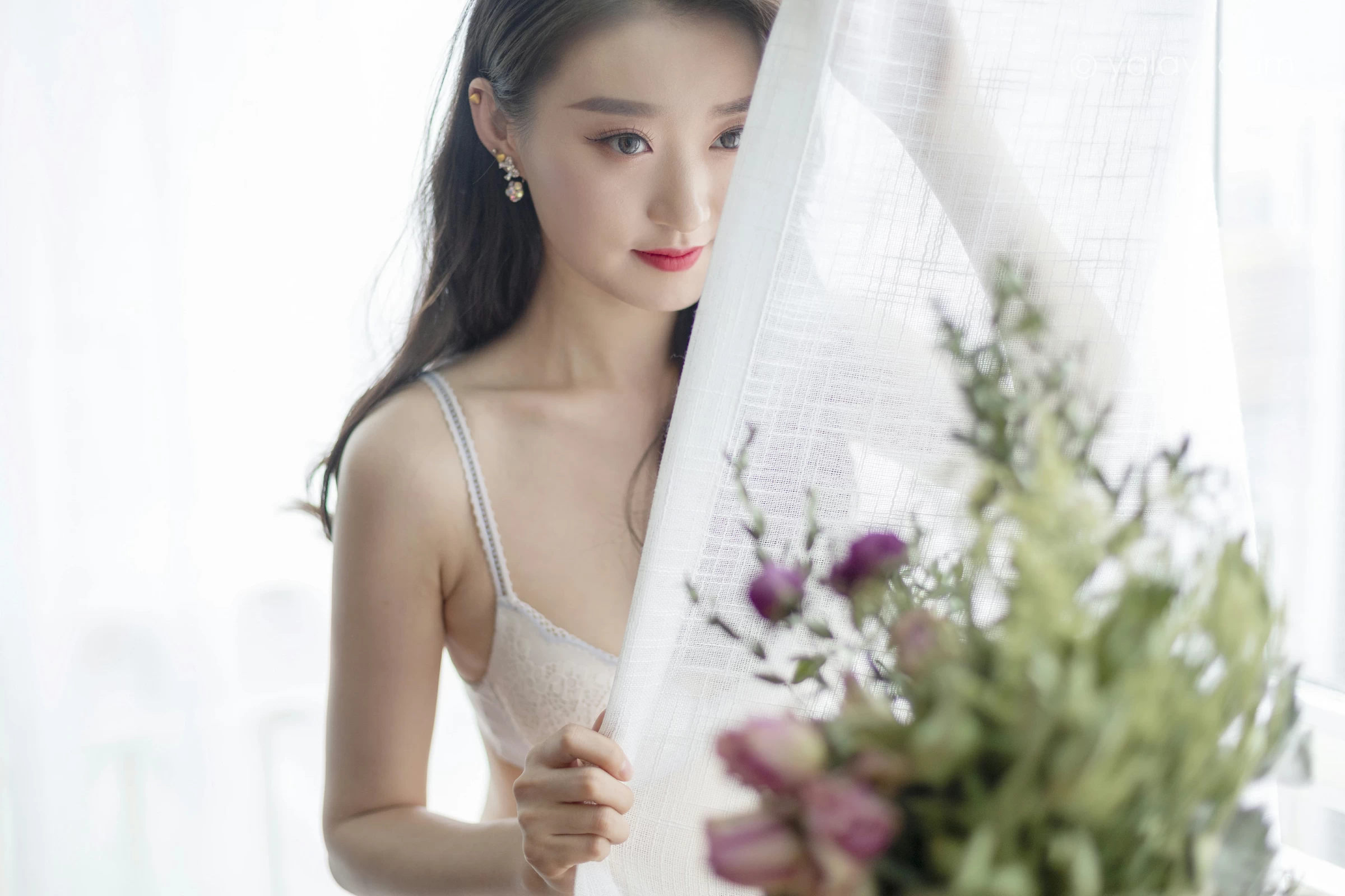 [YALAYI雅拉伊]NO.701 《花容月貌》 心怡 白色蕾丝内衣居家性感私房写真集第5张