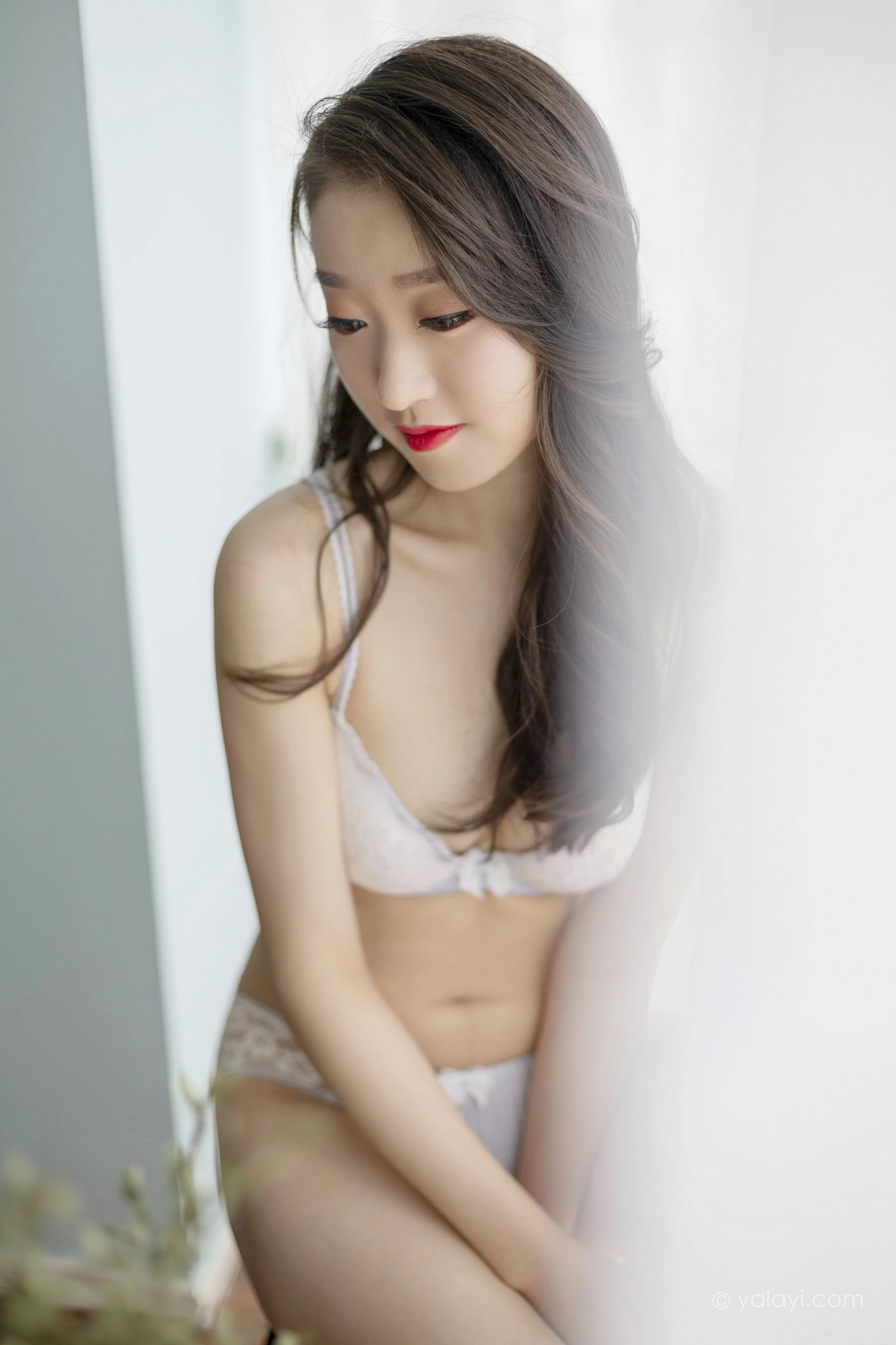 [YALAYI雅拉伊]NO.701 《花容月貌》 心怡 白色蕾丝内衣居家性感私房写真集第8张