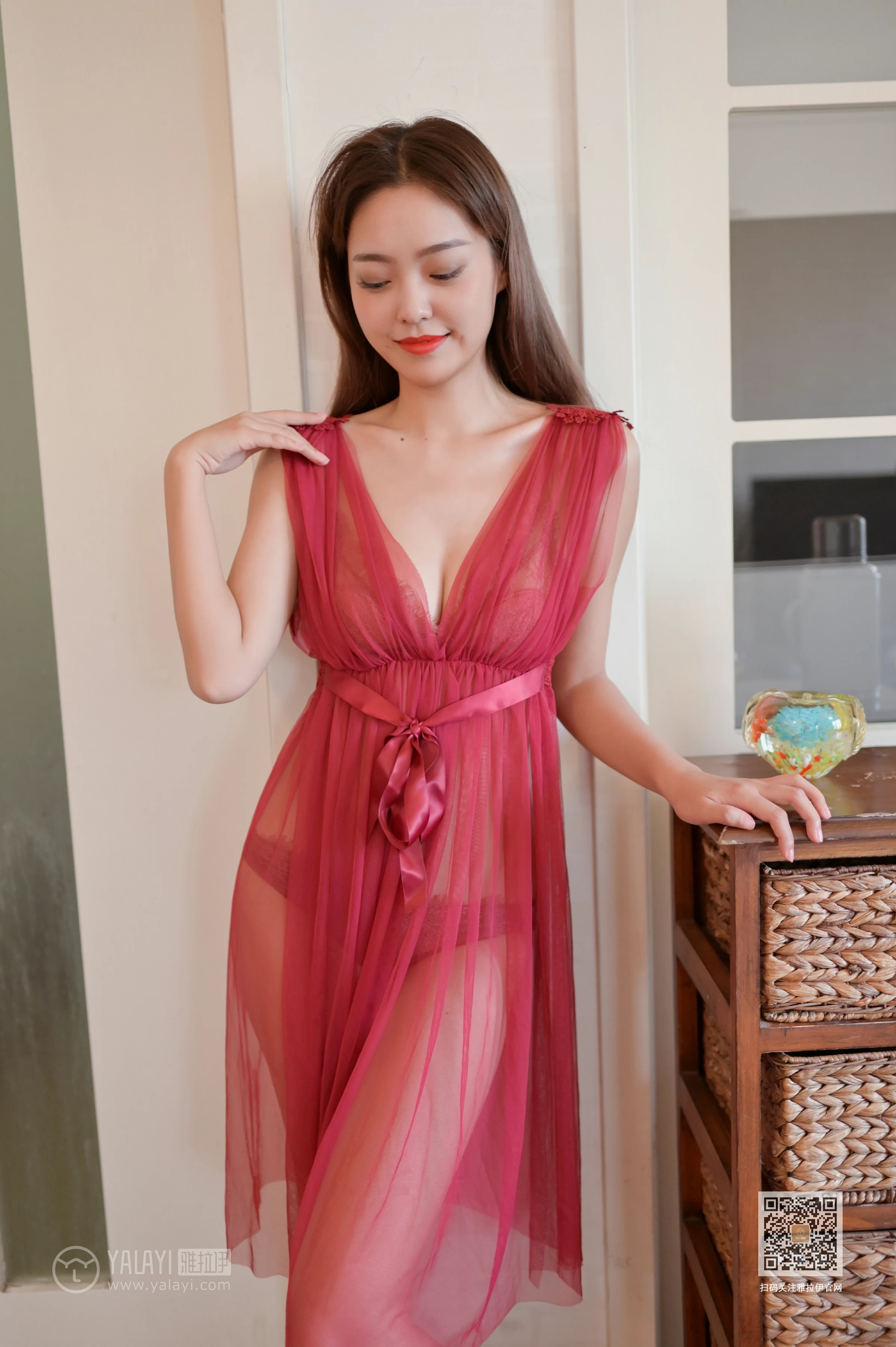 [YALAYI雅拉伊]Vol.446 红拂女 出尘 白色透视情趣连衣裙居家性感私房写真集第13张