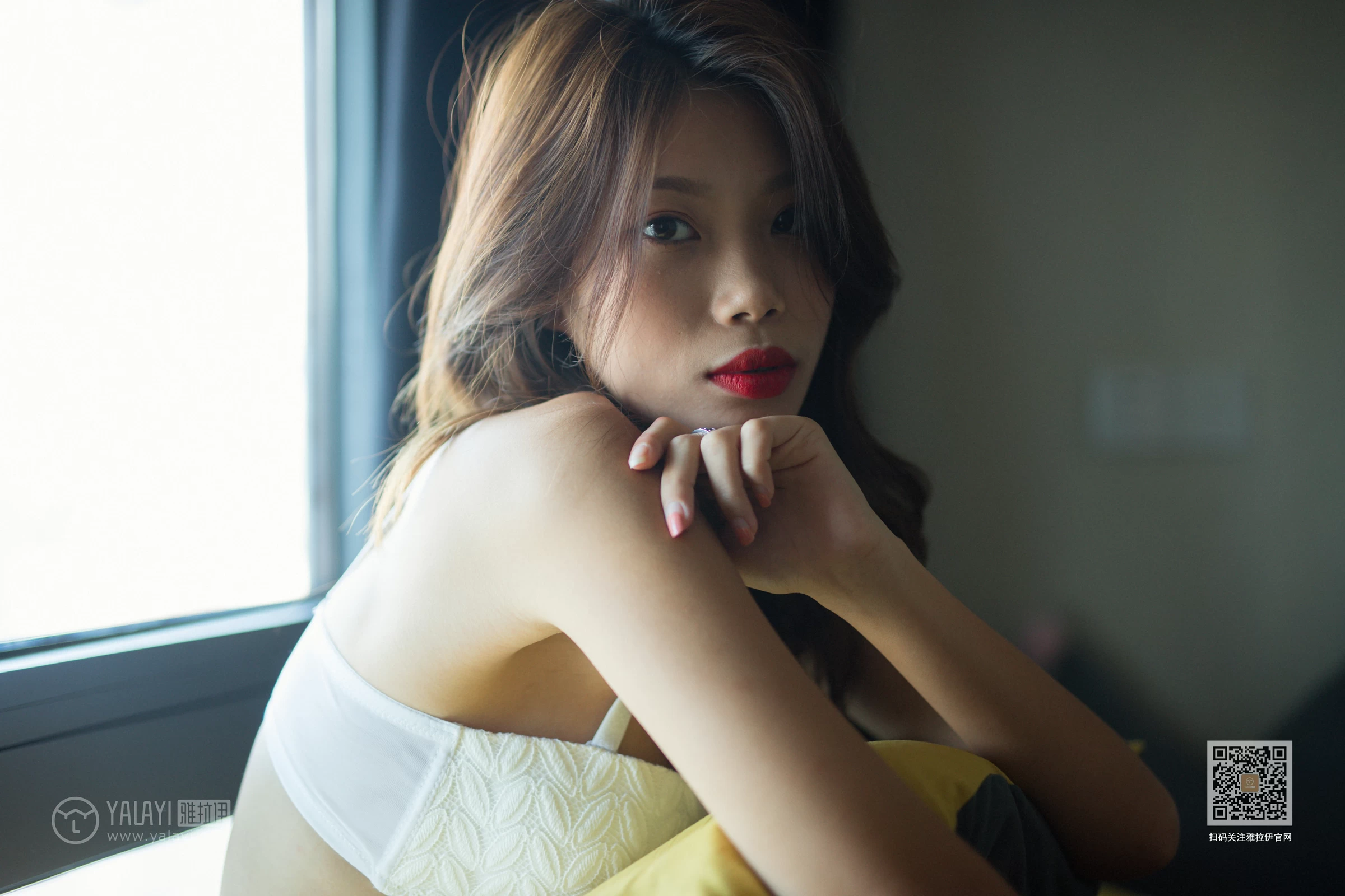 [YALAYI雅拉伊]Vol.448 靡靡之音 静初 白色蕾丝内衣居家性感私房写真集第11张