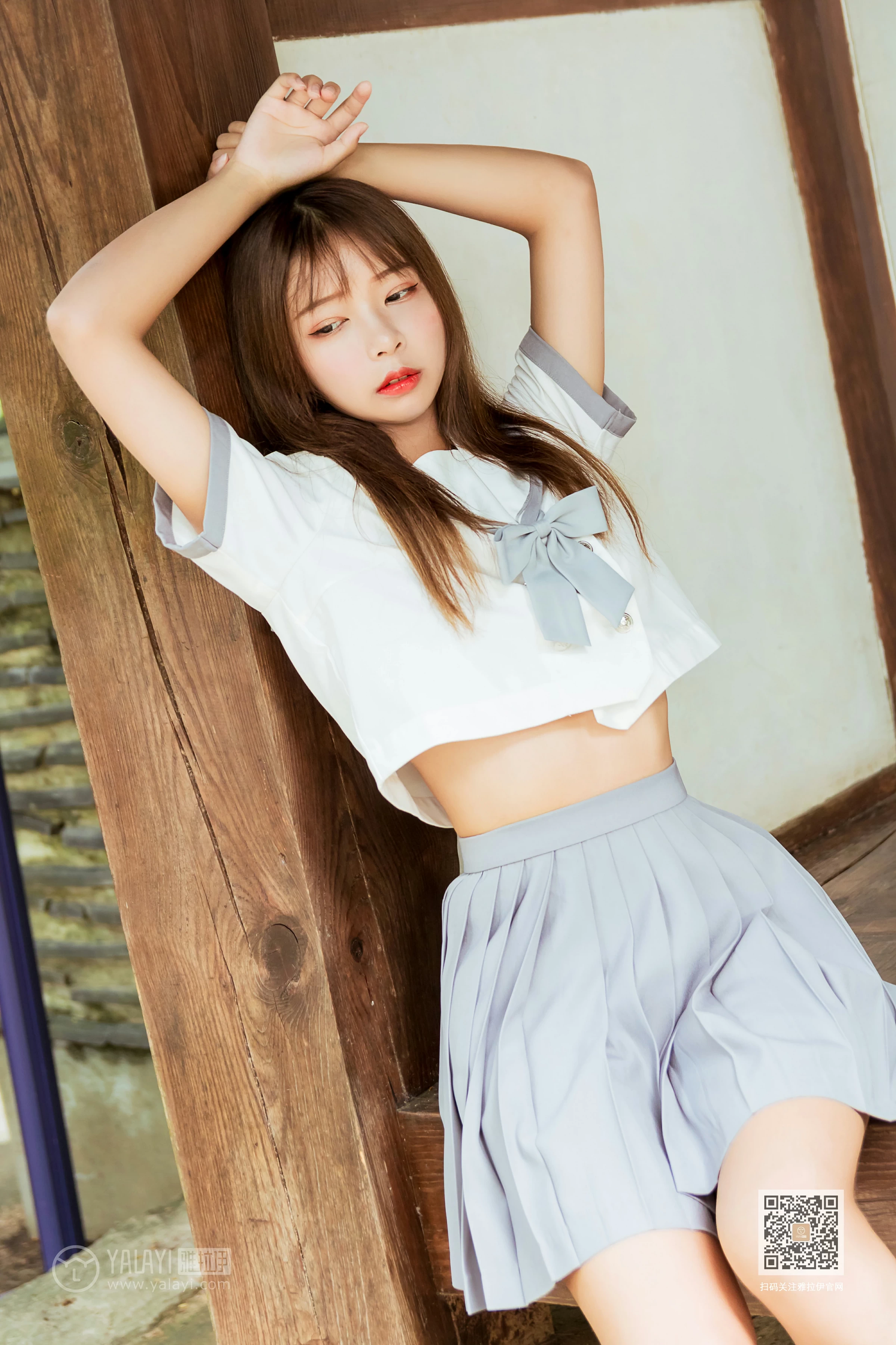 [YALAYI雅拉伊]Vol.471 越秀百褶裙少女 阿禾 日本高中女生制服加短裙性感私房写真集第9张