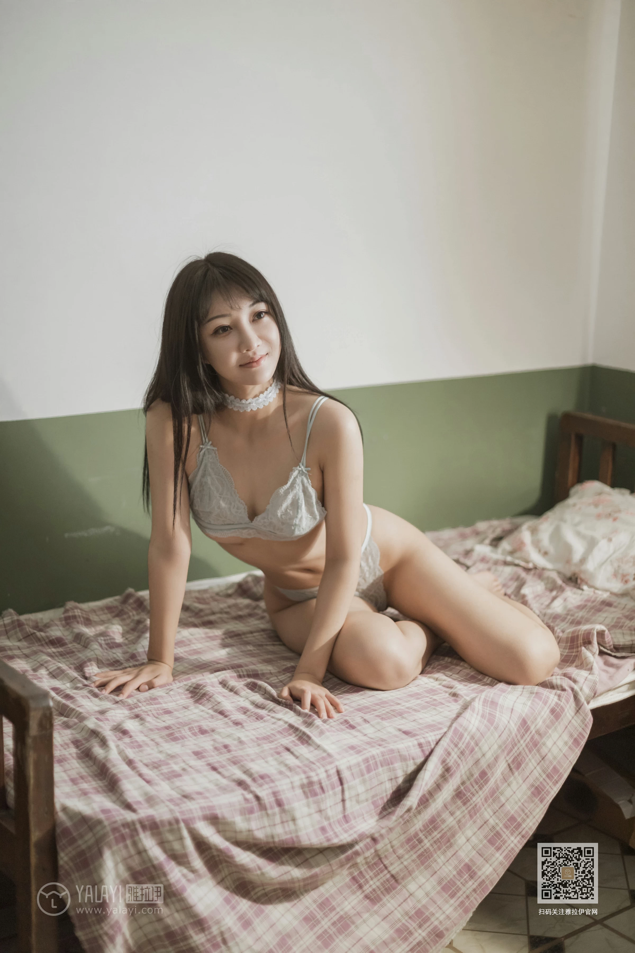 [YALAYI雅拉伊]Vol.513 爱的答铃 韩熙 白色透视蕾丝情趣内衣性感私房写真集第1张