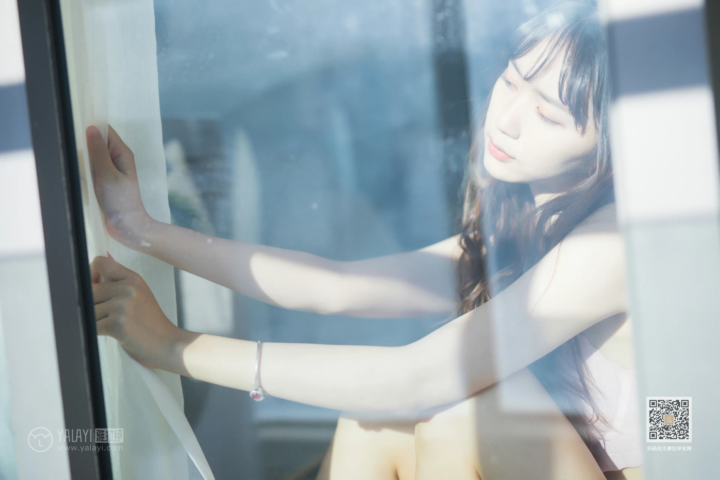 [YALAYI雅拉伊]Vol.517 触不可及的你 晓琳 粉色性感内衣居家私房写真集第11张