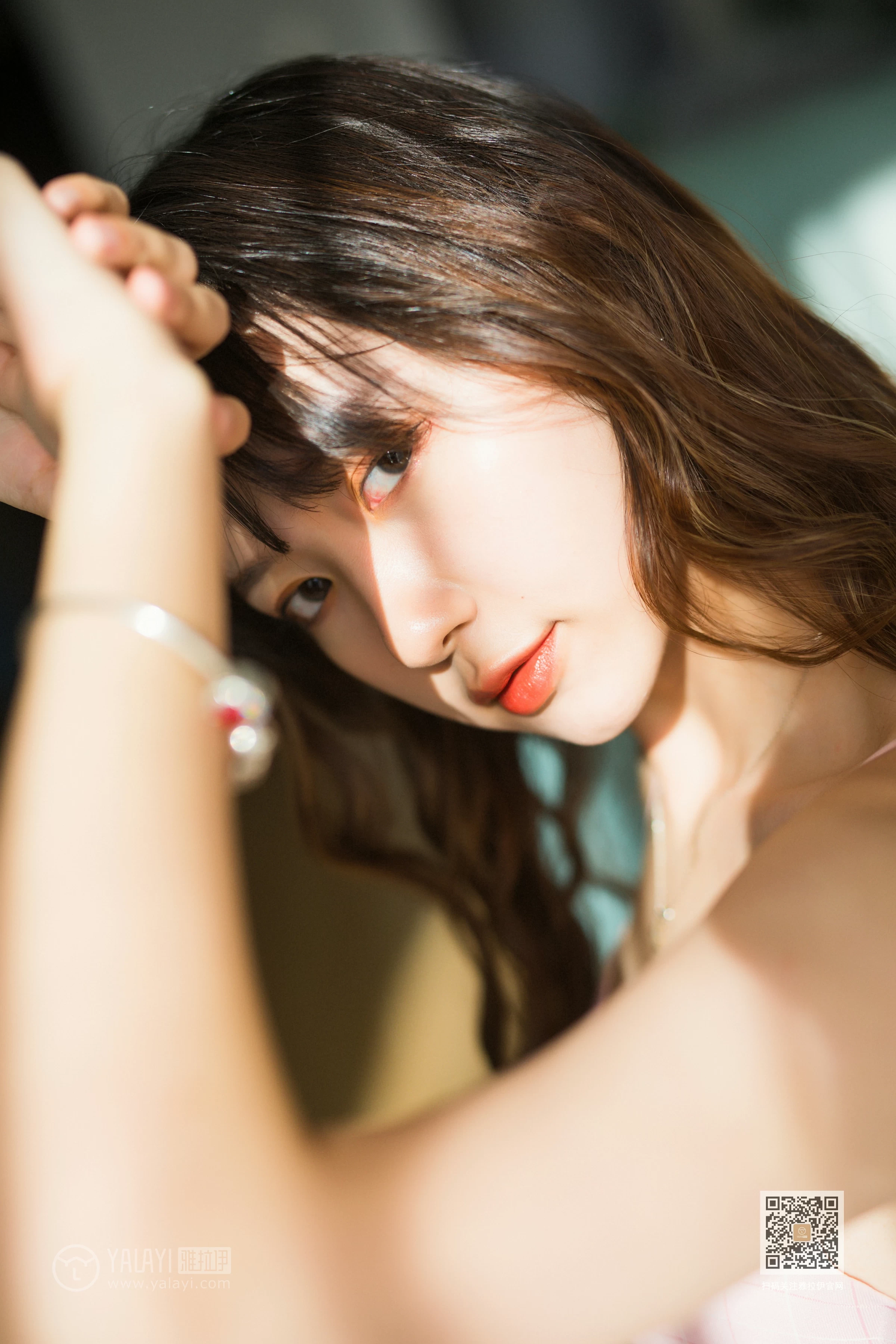 [YALAYI雅拉伊]Vol.517 触不可及的你 晓琳 粉色性感内衣居家私房写真集第13张