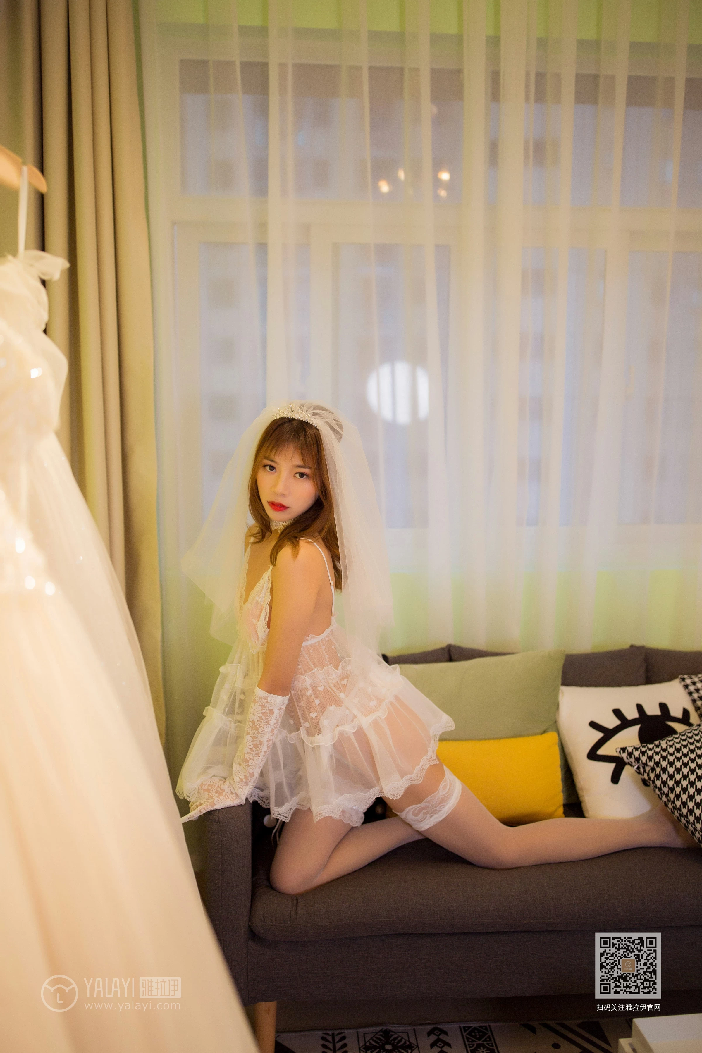 [YALAYI雅拉伊]Vol.524 情趣婚纱 丽雅 粉色内衣加白色丝袜美腿玉足性感私房写真集第9张