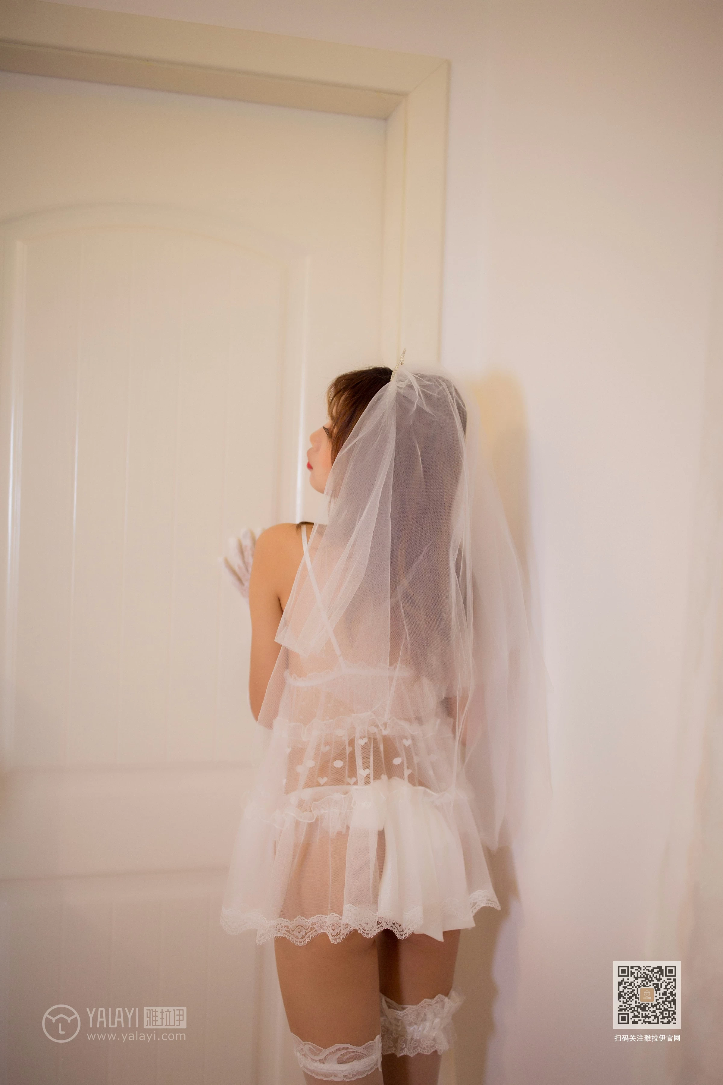 [YALAYI雅拉伊]Vol.524 情趣婚纱 丽雅 粉色内衣加白色丝袜美腿玉足性感私房写真集第17张
