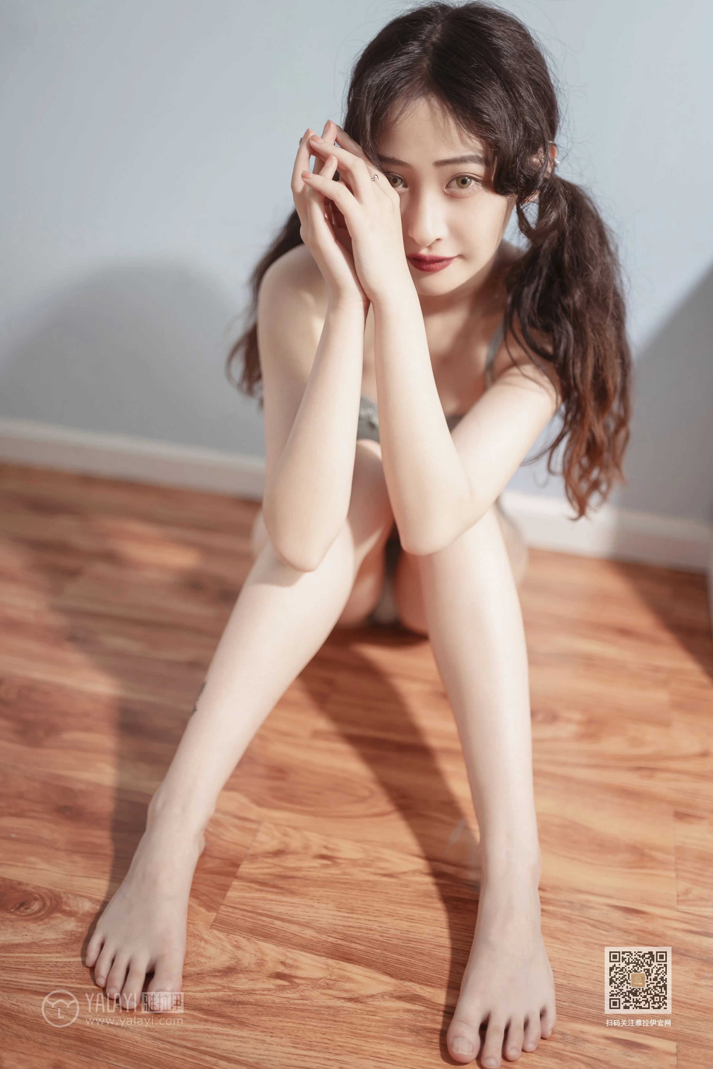 [YALAYI雅拉伊]Vol.547 玉影 西子 灰色蕾丝内衣居家性感私房写真集第9张