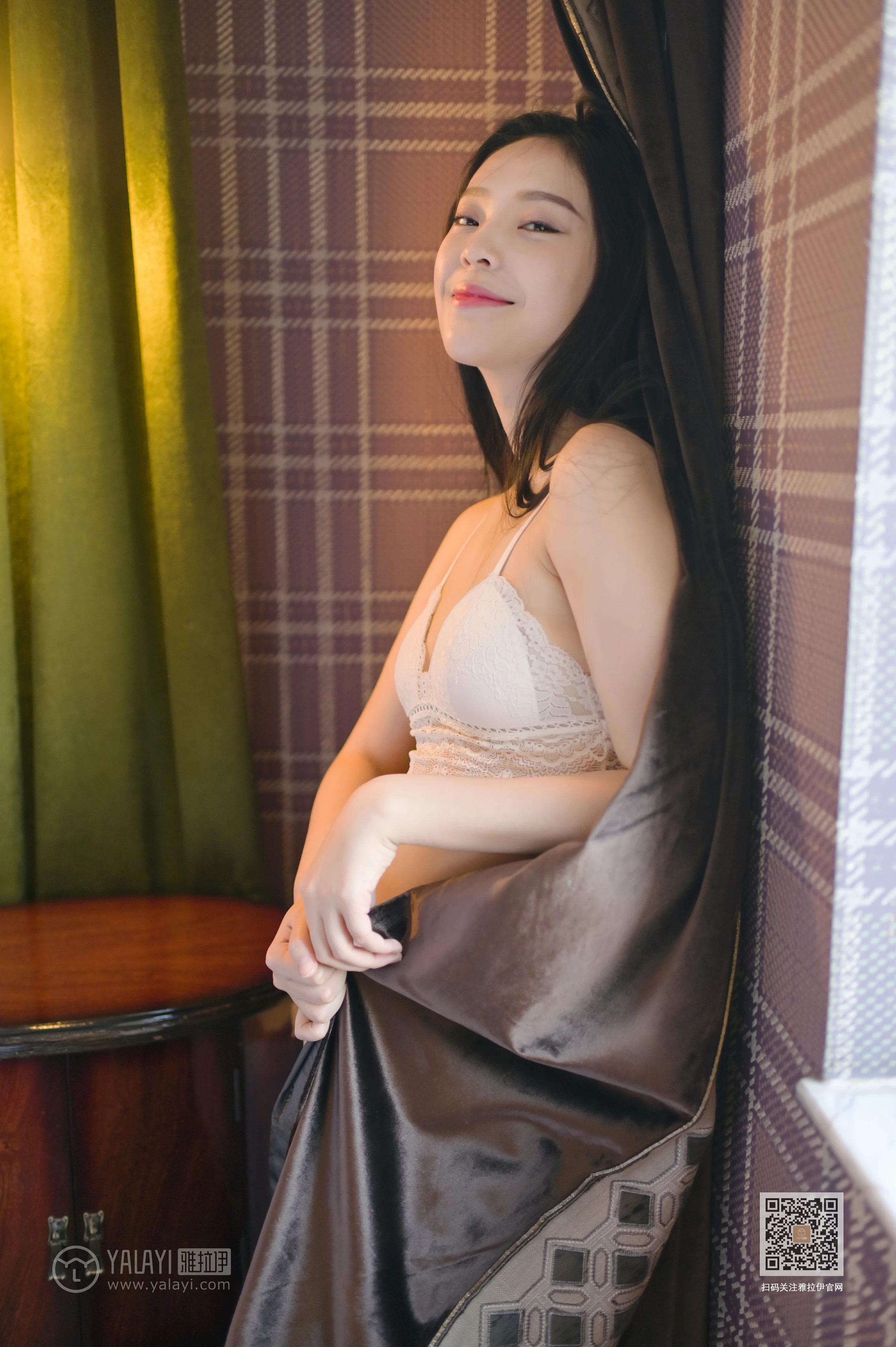 [YALAYI雅拉伊]Vol.553 等你好久 楚薇 白色蕾丝内衣加透视情趣内裤性感私房写真集第12张