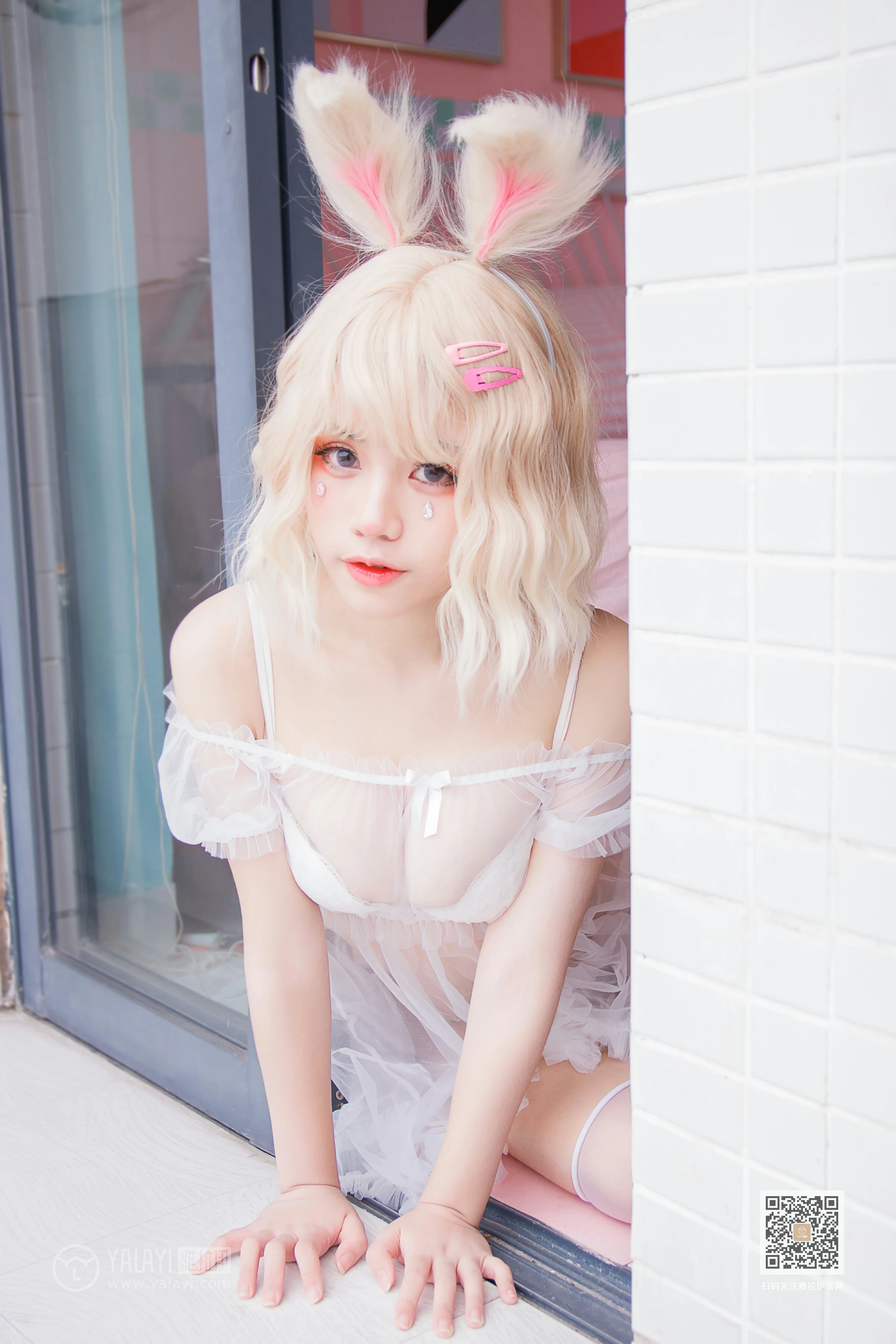 [YALAYI雅拉伊]Vol.557 阿狸的糖果罐 安安 透视情趣制服内衣加白色丝袜美腿玉足性感私房写真集第4张