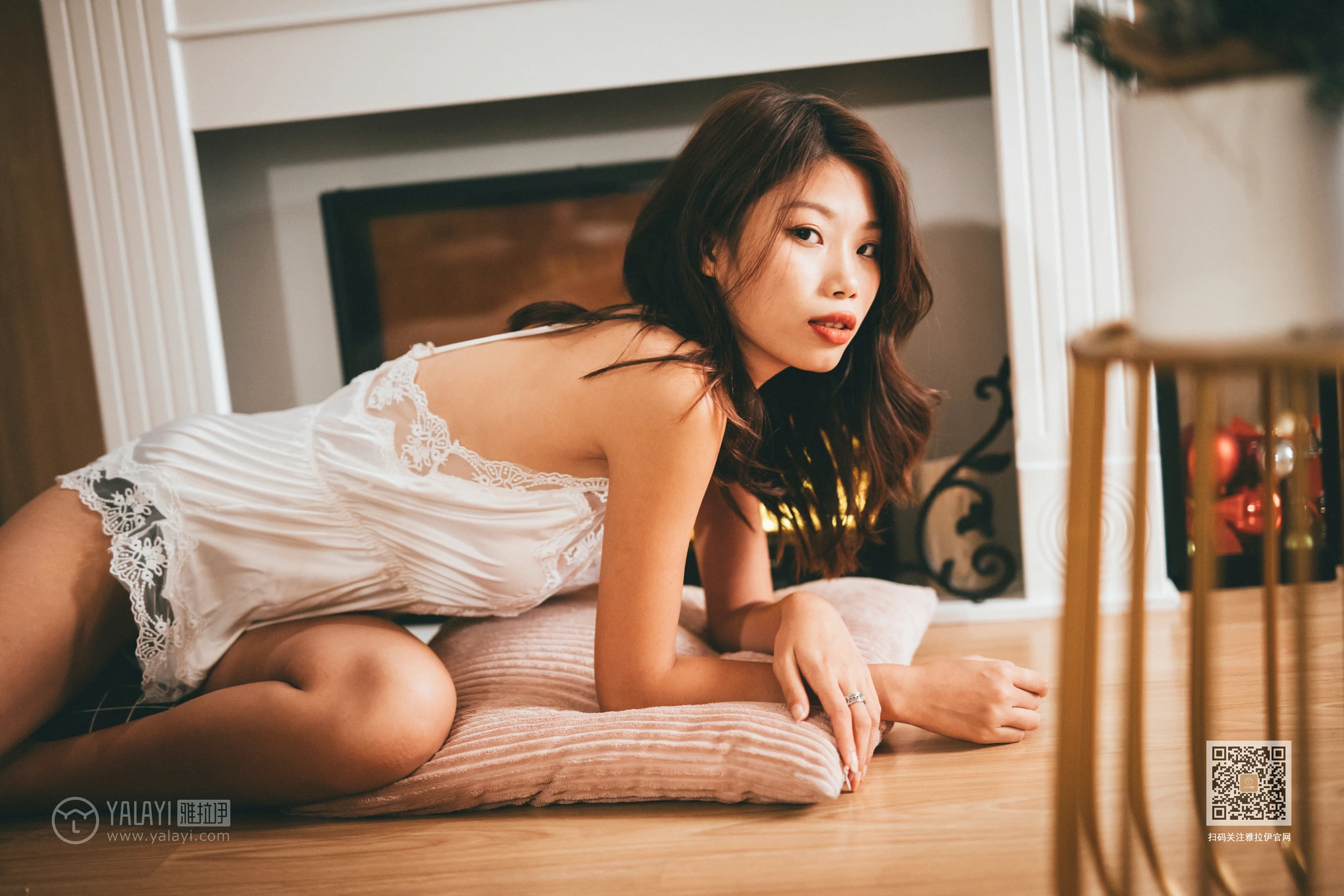 [YALAYI雅拉伊]Vol.561 篝火女郎 静初 白色透视蕾丝睡衣性感私房写真集第14张