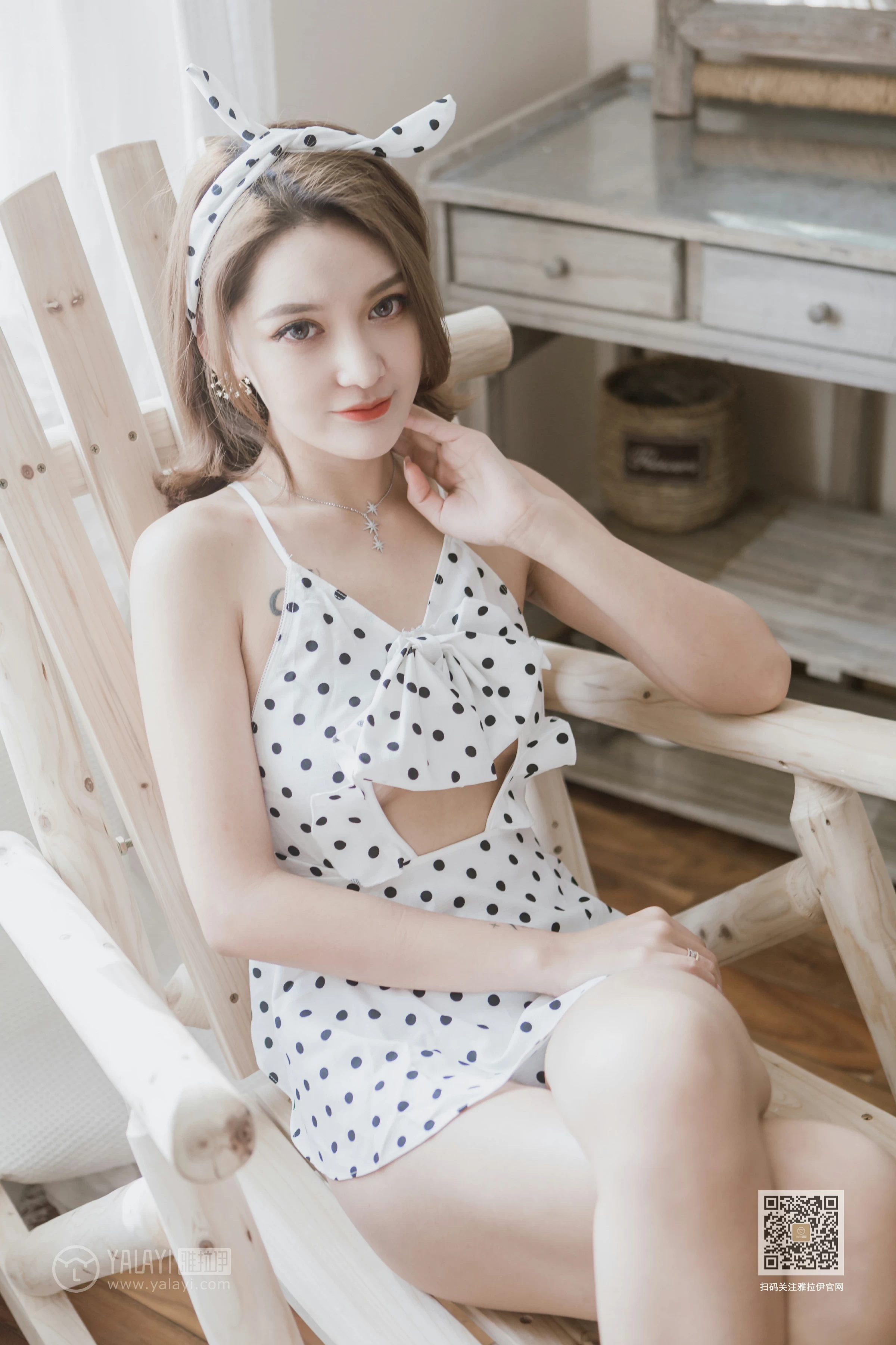 [YALAYI雅拉伊]Vol.572 日光倾城 刘子炀 白色比基尼泳装性感私房写真集第3张