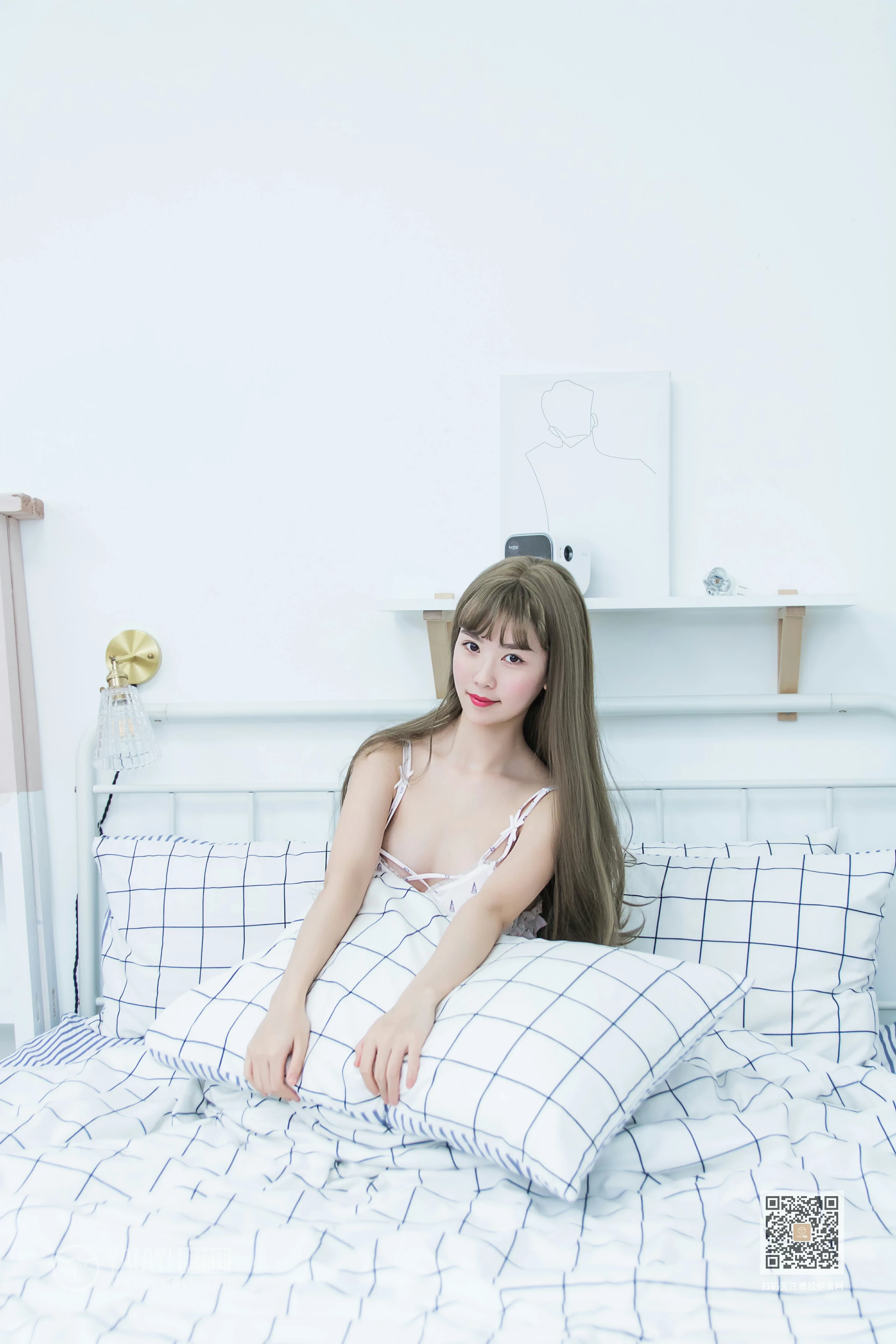 [YALAYI雅拉伊]Vol.584 粉红猪小妹 宁馨儿 性感内衣居家私房写真集第2张