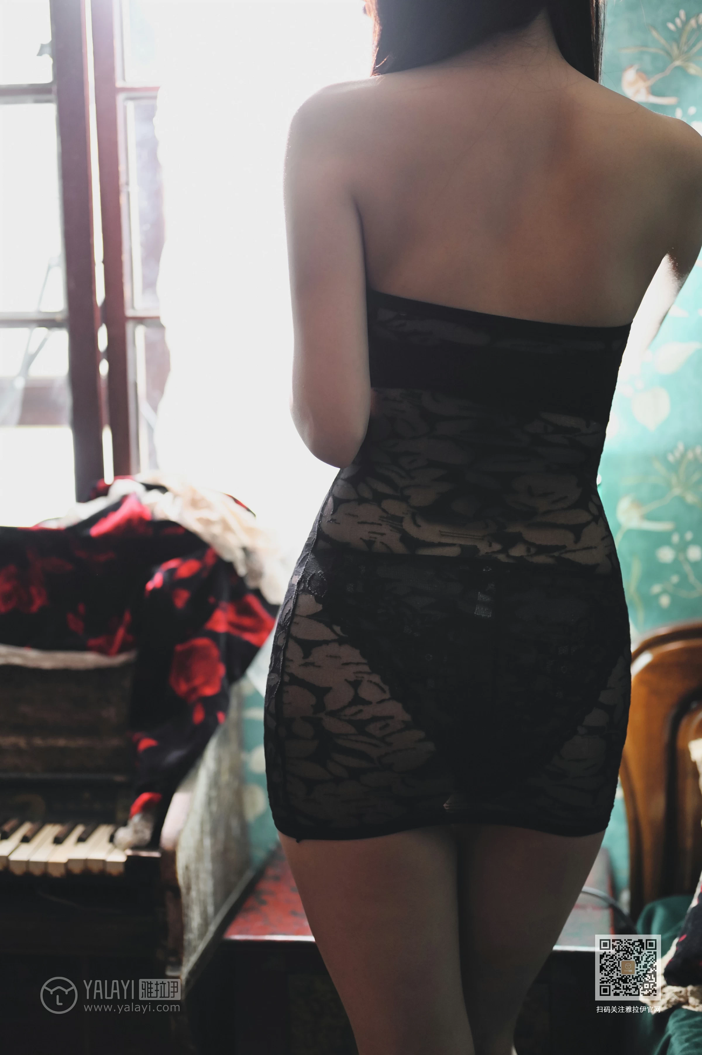 [YALAYI雅拉伊]NO.608 《怪你过份撩人》 斯雯 黑色紧身透视抹胸裙性感私房写真集第10张