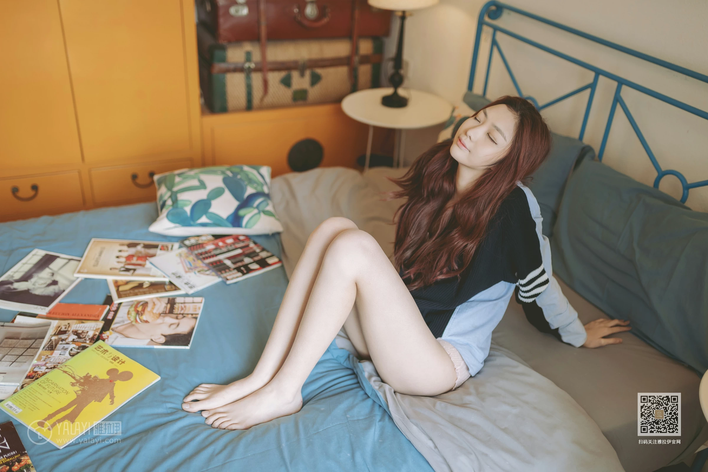 [YALAYI雅拉伊]NO.611 《你还要生气吗(1)》 鸭鸭 蓝色卫衣加粉色内衣性感私房写真集第4张