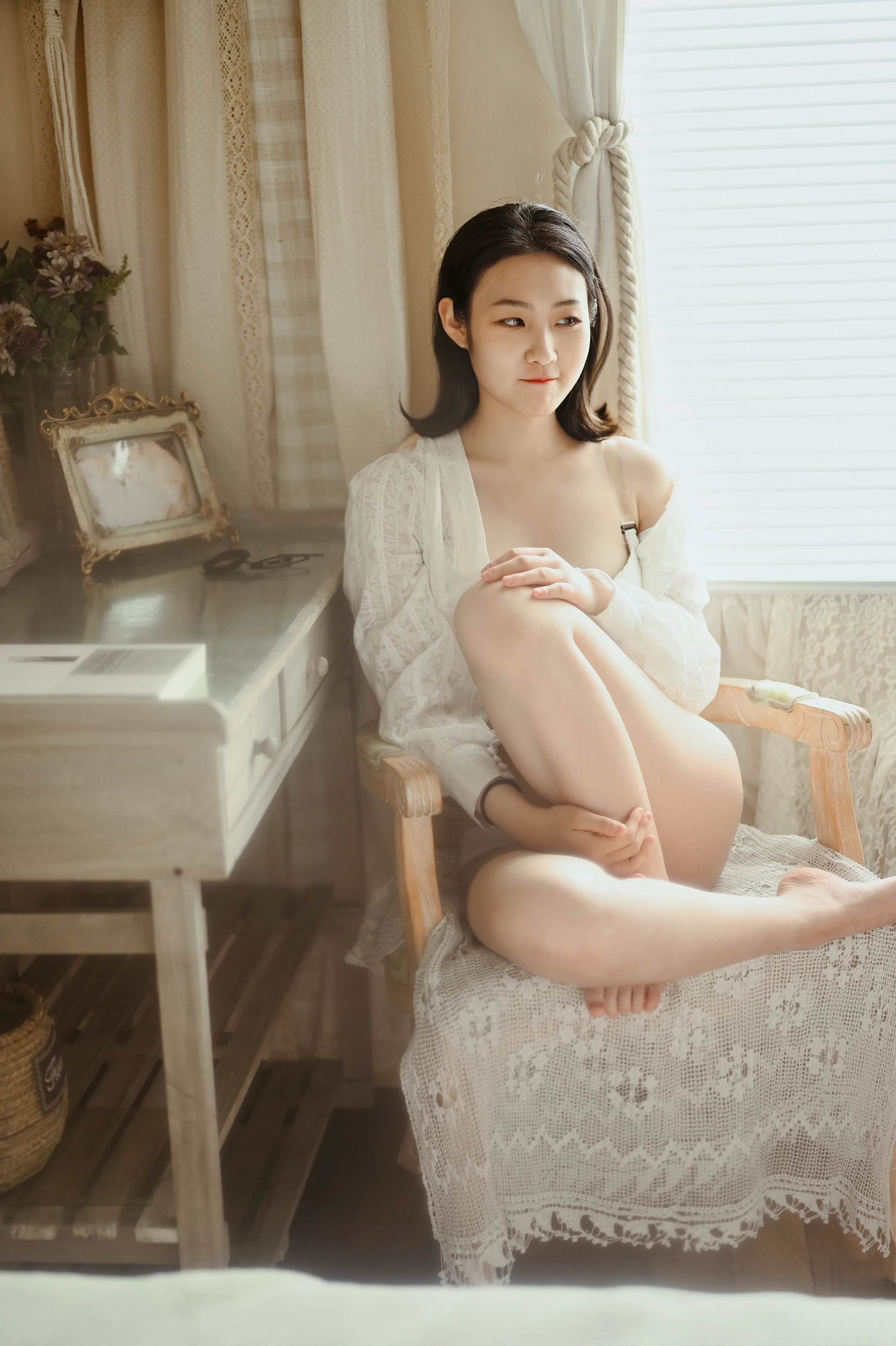 [YALAYI雅拉伊]NO.615 《闺中处子》 沈伊 白色透视镂空衬衫加内衣性感私房写真集第15张