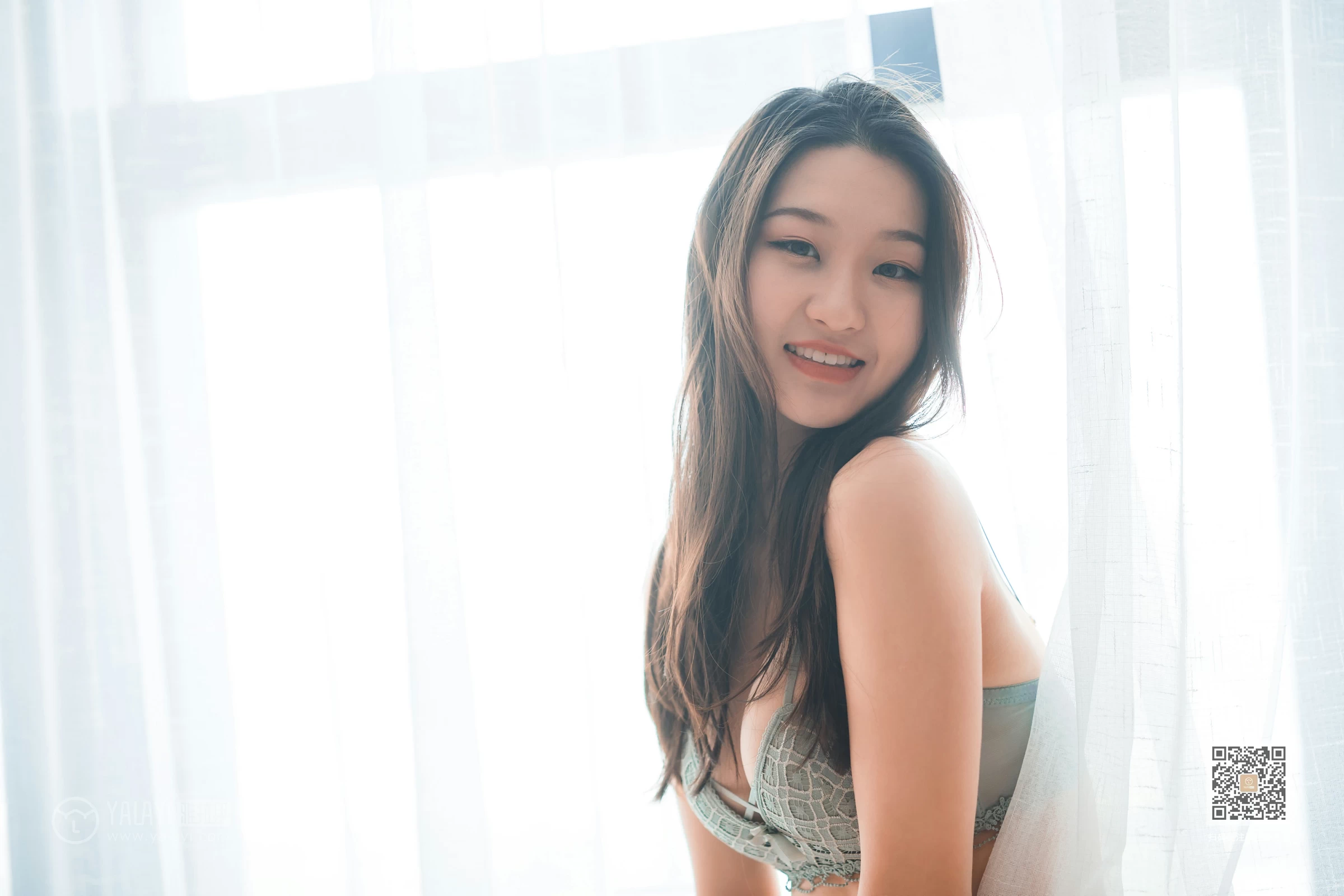 [YALAYI雅拉伊]NO.617 《热恋期》 明月 淡蓝色蕾丝内衣性感私房写真集第9张