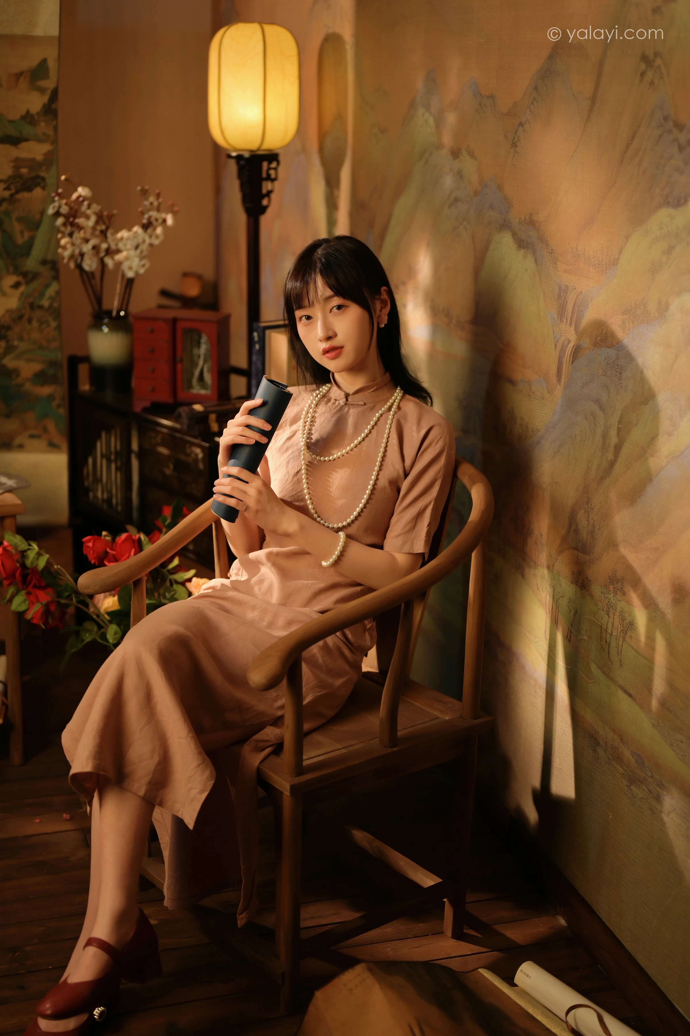 [YALAYI雅拉伊]2022.01.19 深夜的灯光 京京 粉色宽松旗袍裙民国风写真第6张