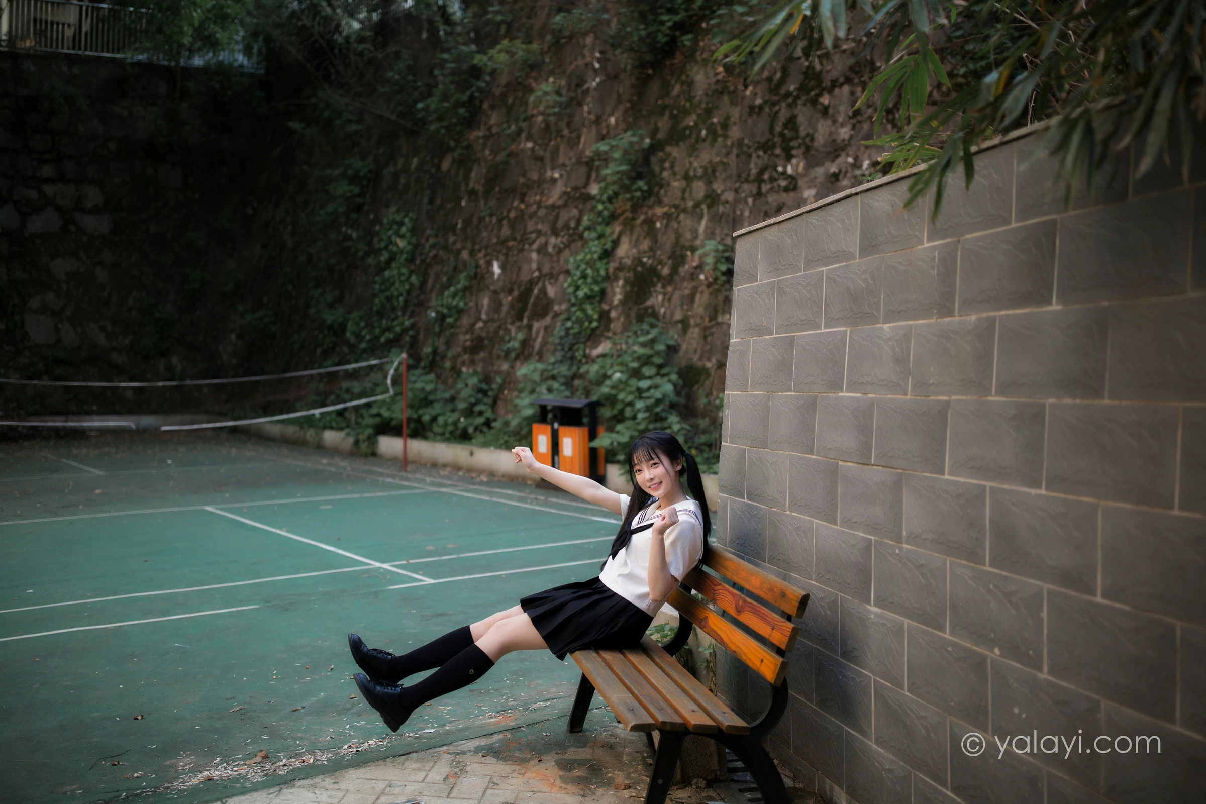 [YALAYI雅拉伊]NO.671 《放学一起走》 妙妙 JK水手制服与短裙加黑丝美腿写真第8张