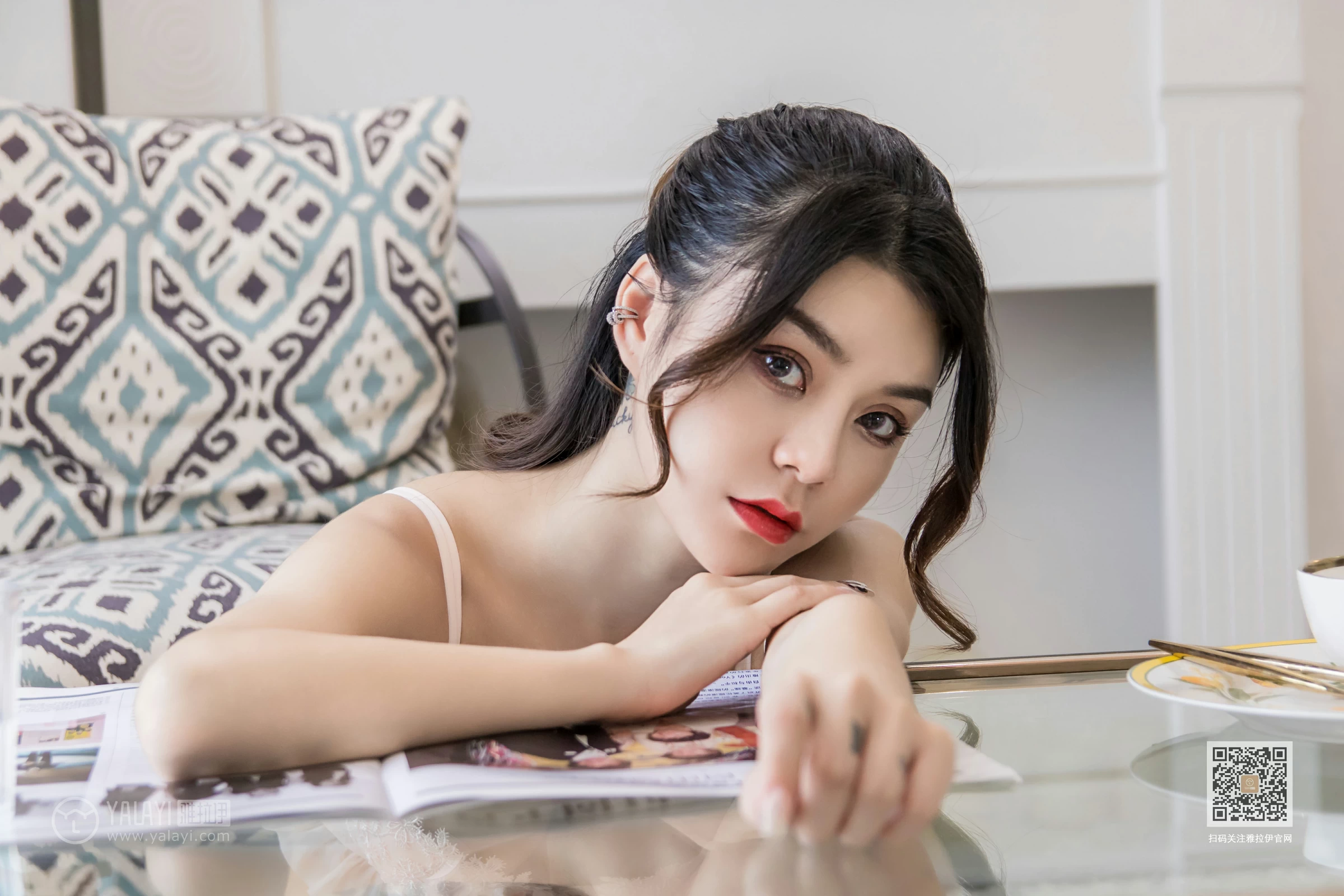 [YALAYI雅拉伊]NO.634 《自由自在》 蓉蓉 粉色蕾丝内衣性感私房写真集第9张