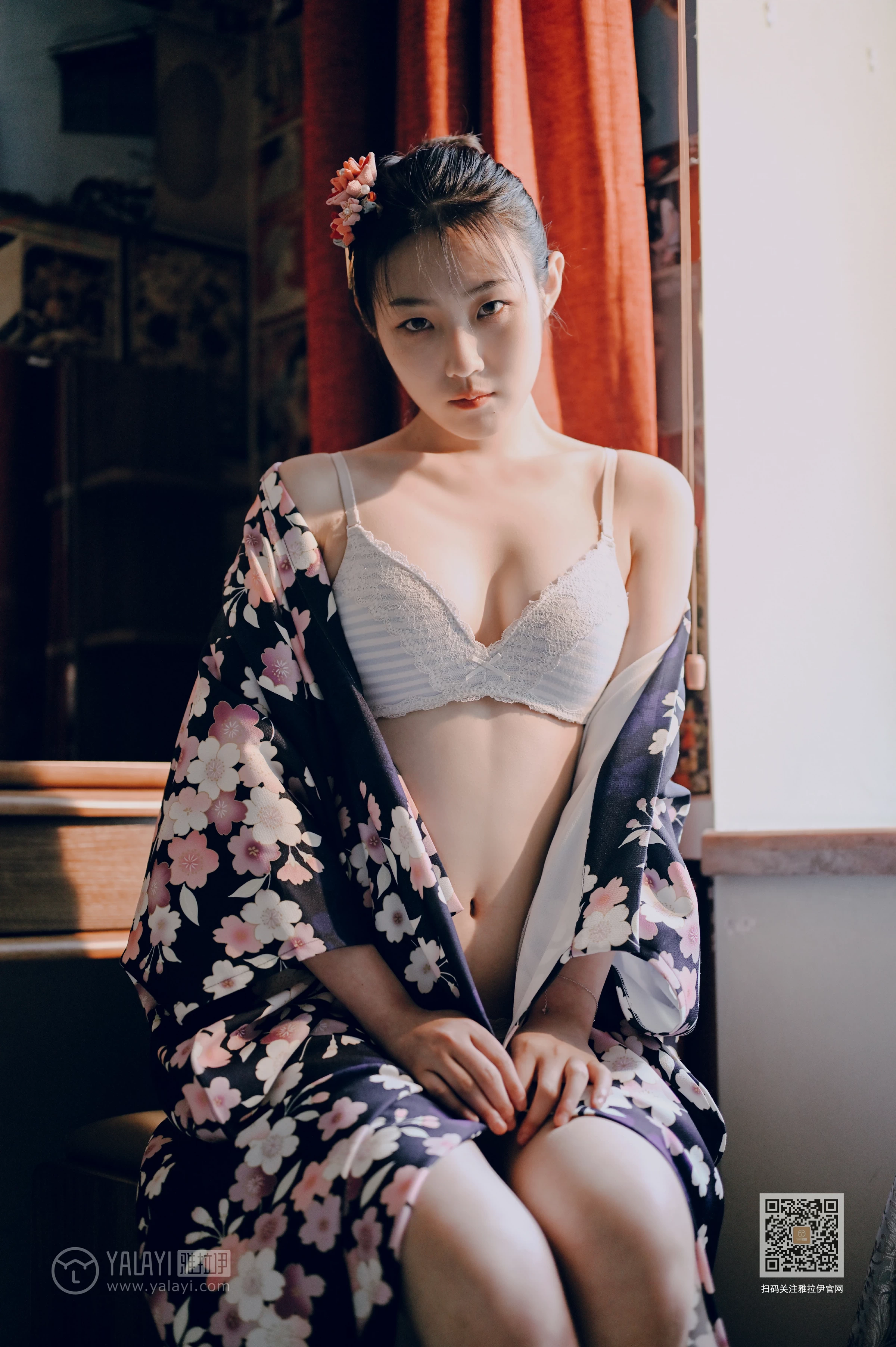 [YALAYI雅拉伊]NO.635 《和服少女》 沈伊 黑色和服加白色蕾丝内衣性感私房写真集第8张