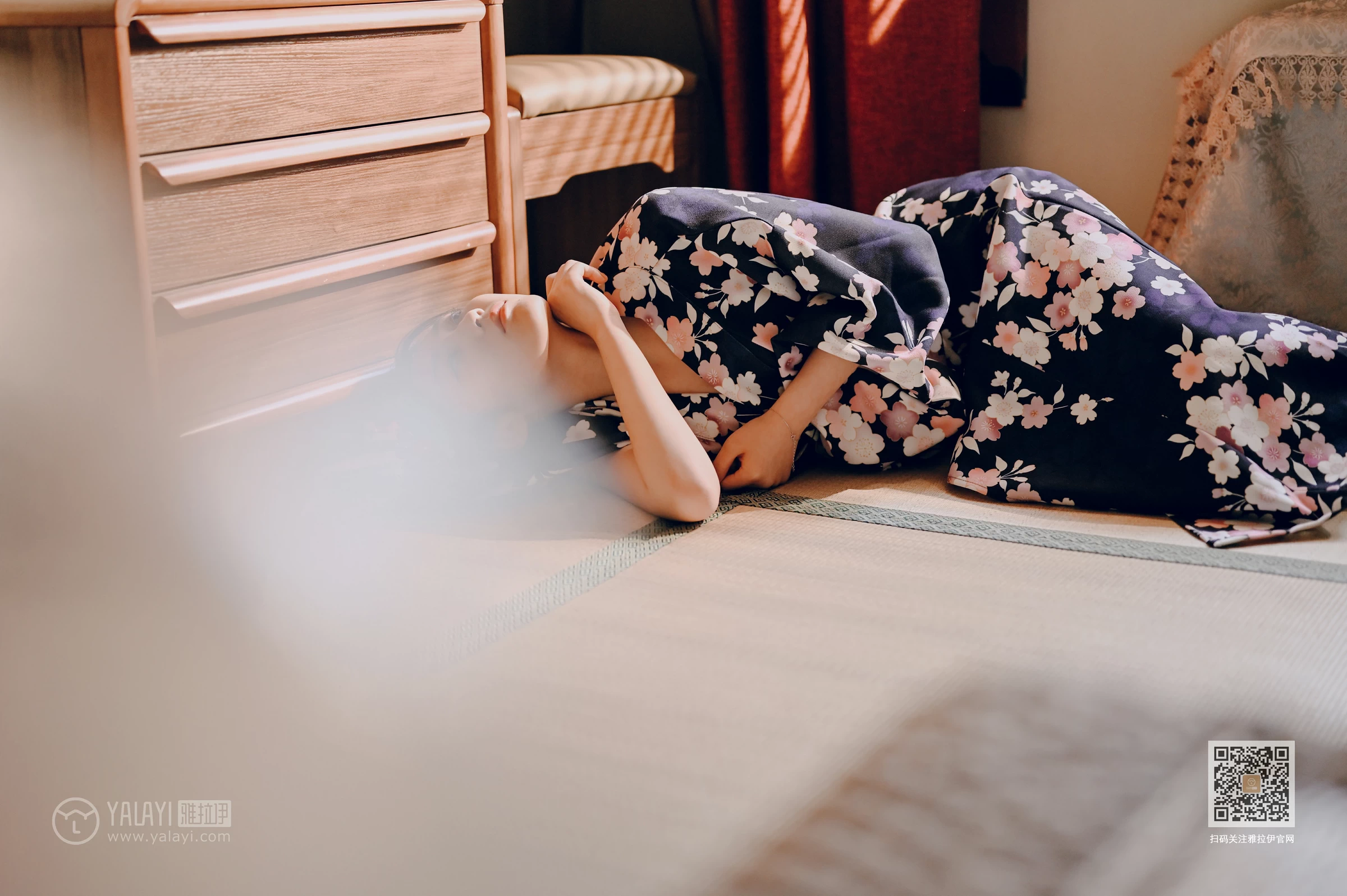 [YALAYI雅拉伊]NO.635 《和服少女》 沈伊 黑色和服加白色蕾丝内衣性感私房写真集第18张