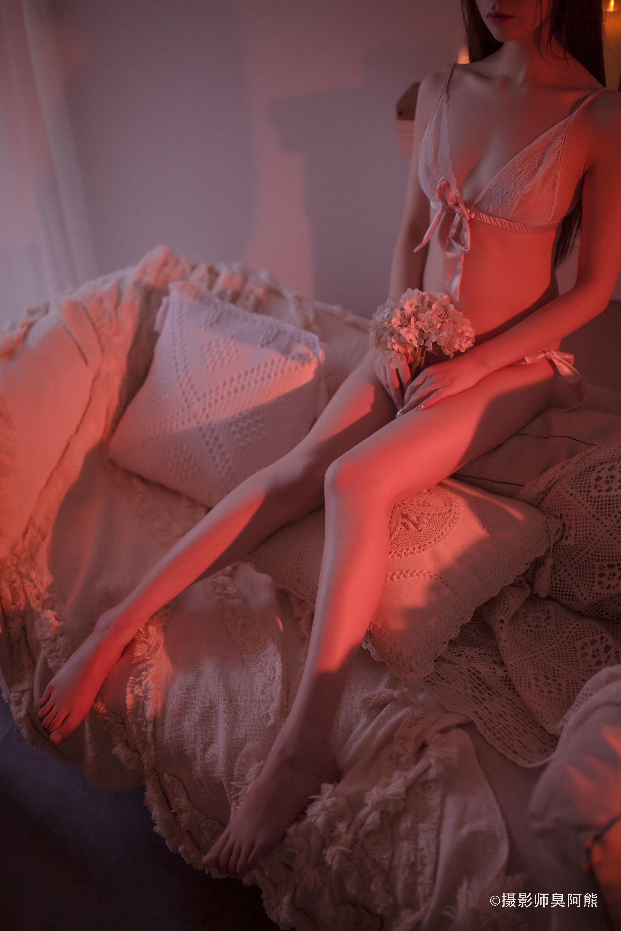 [YALAYI雅拉伊]2022.02.24 三生三世 三儿 吊带小背心与白色透视情趣内衣加丝袜美腿性感私房写真集第11张