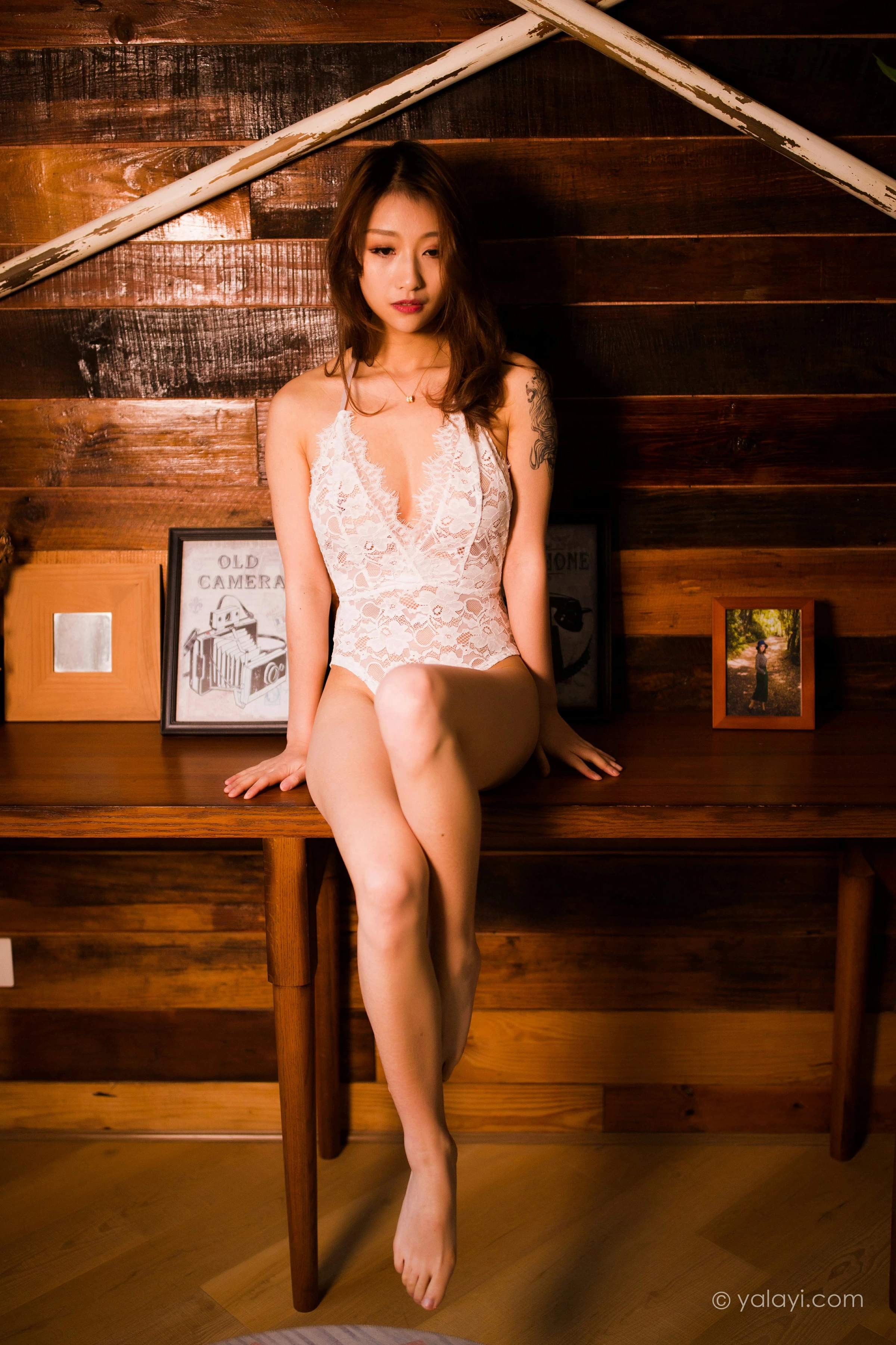 [YALAYI雅拉伊]NO.754 迷情公寓 婉儿 白色透视睡衣裙与连体镂空情趣内衣性感私房写真集第9张
