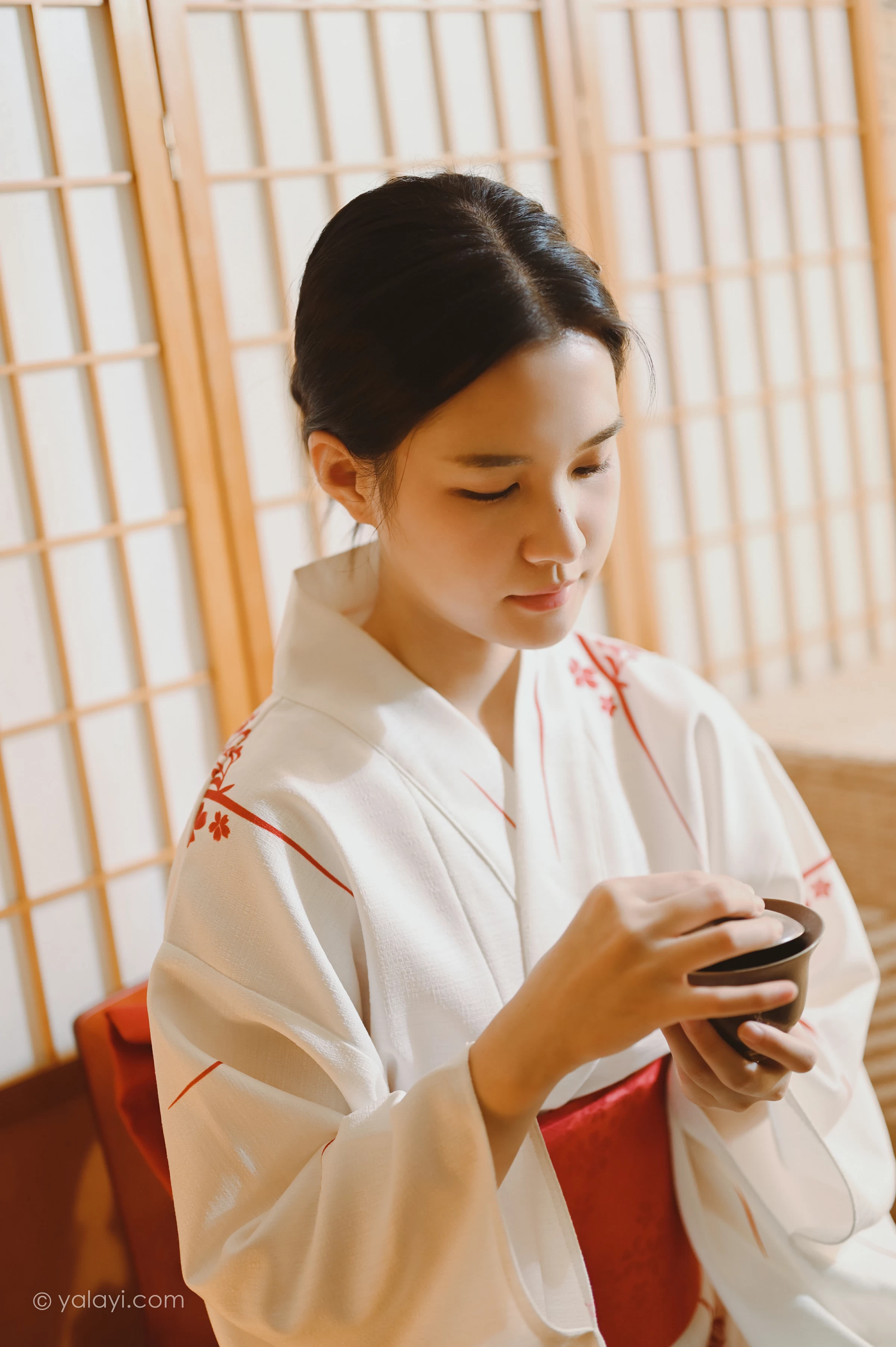 [YALAYI雅拉伊]NO.734 《和敬清寂》 方岚 白色和服性感私房写真集第2张