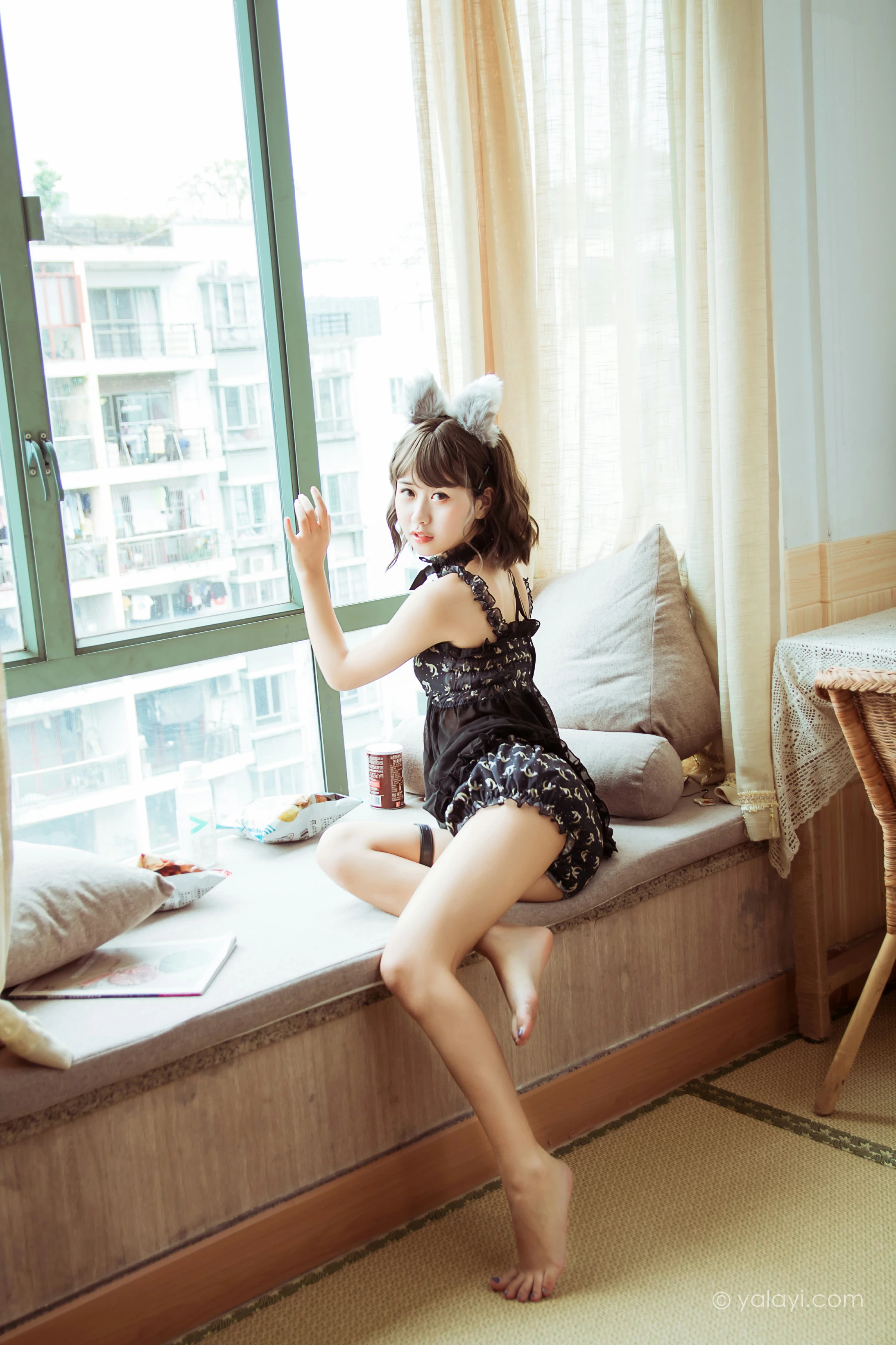 [YALAYI雅拉伊]NO.735 《就想赖着你》 甜酱吖 黑色透视情趣内衣性感私房写真集第7张