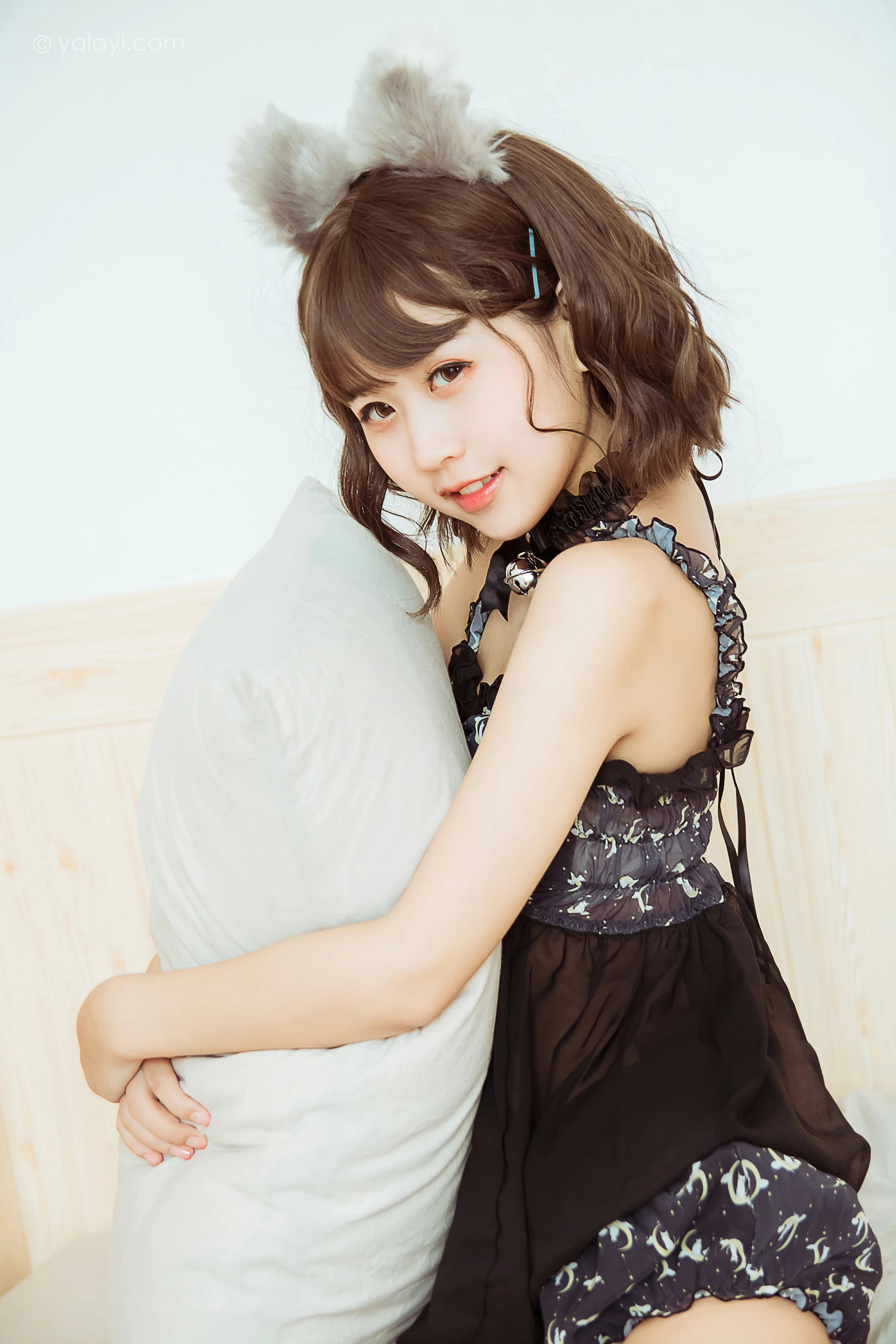 [YALAYI雅拉伊]NO.735 《就想赖着你》 甜酱吖 黑色透视情趣内衣性感私房写真集第11张