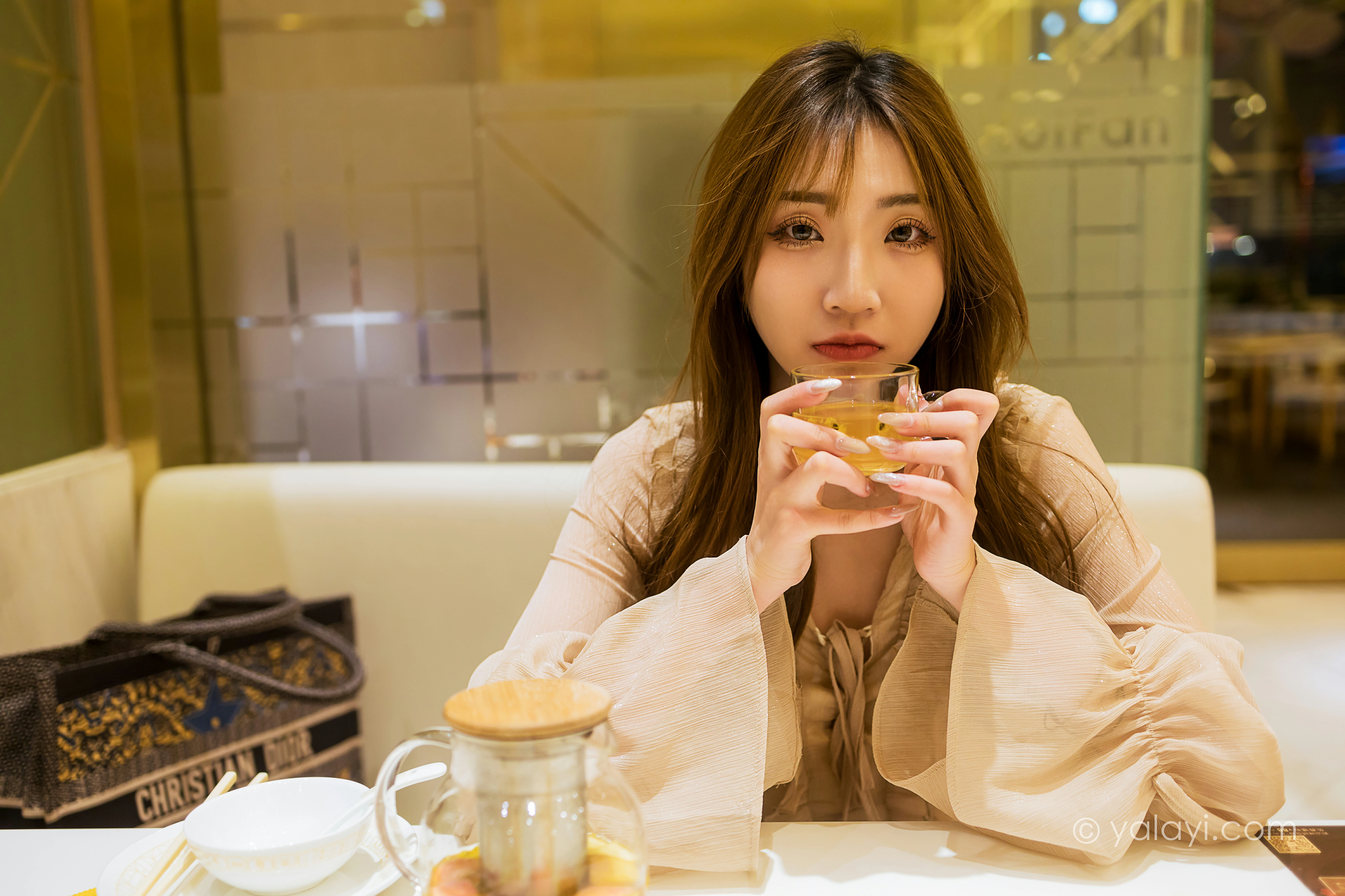 [YALAYI雅拉伊]NO.782 牵你的手 小乔 粉色透视连衣裙清纯可爱写真集第12张