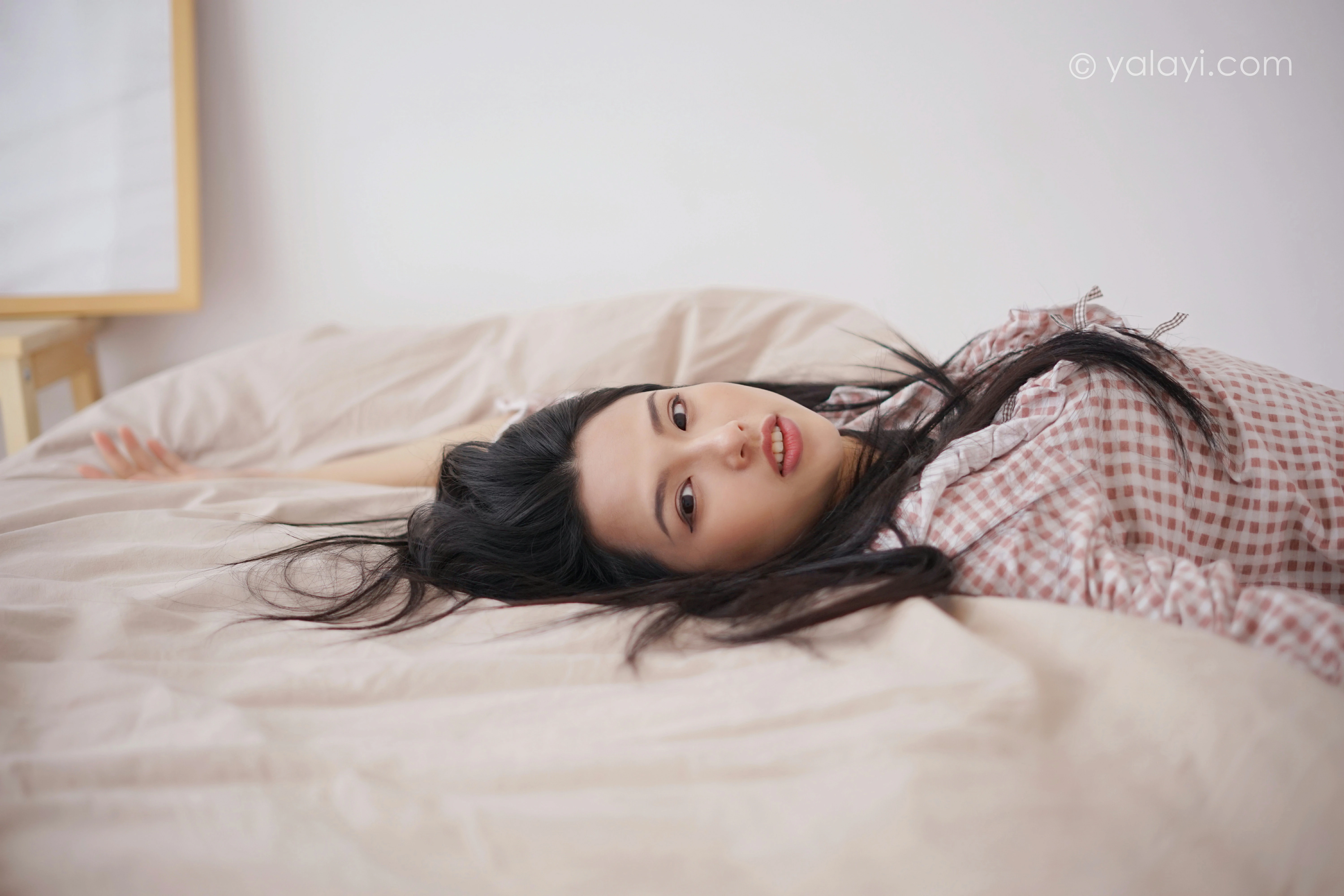 [YALAYI雅拉伊]NO.843 在家千日好 溪若 粉色睡衣加睡裤清纯可爱私房写真集第15张