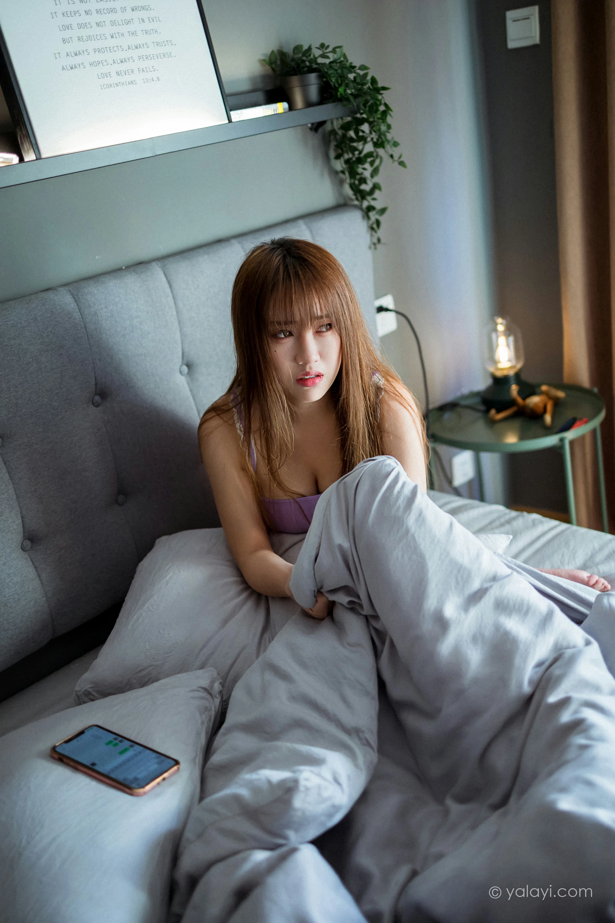 [YALAYI雅拉伊]NO.742 《失恋后》 虞艺 粉色性感小背心加牛仔短裙私房写真集第8张