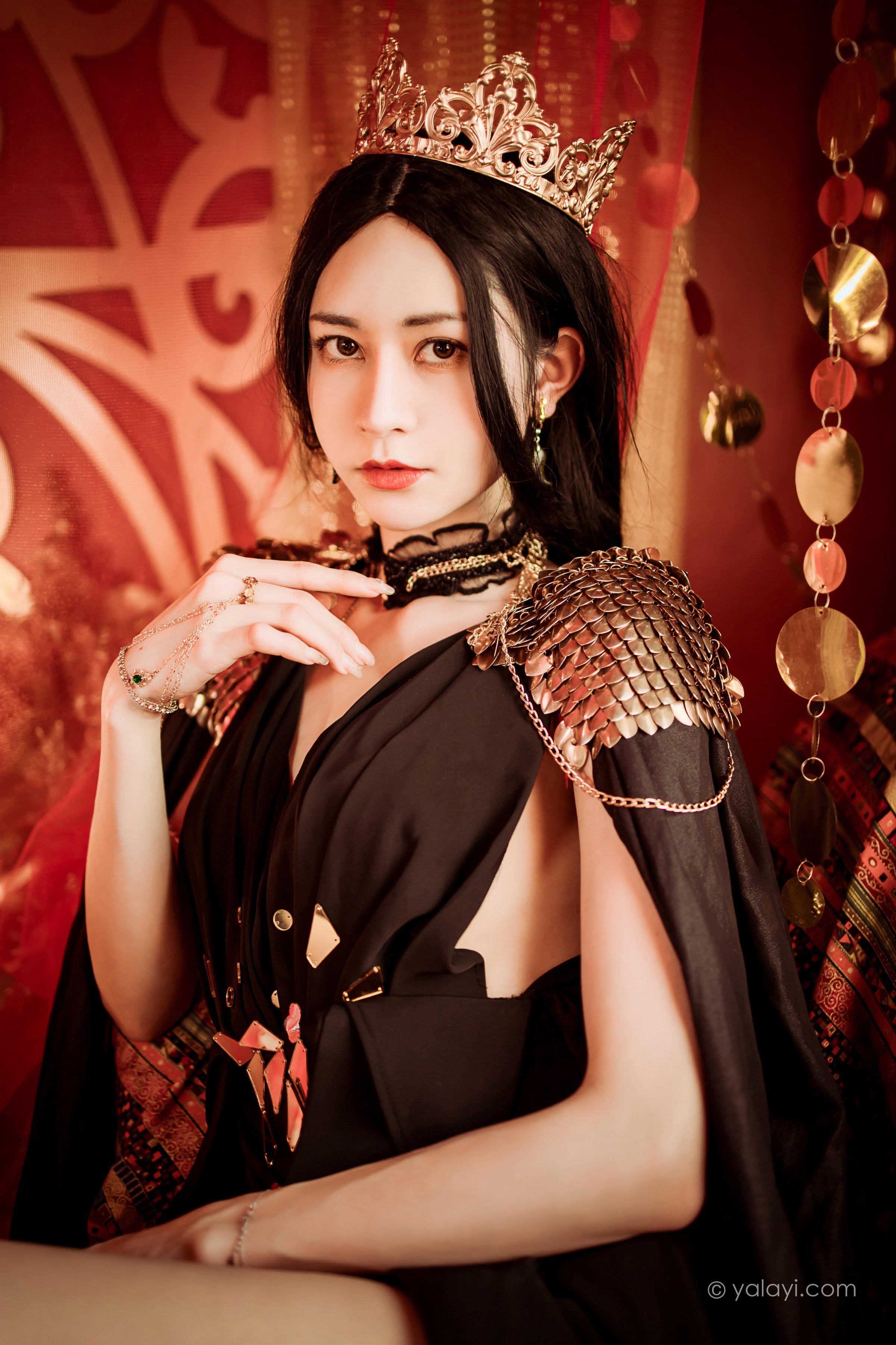 [YALAYI雅拉伊]2022.07.29 鬼刀公主 陈若冰 黑色披肩加黑色深V情趣礼服裙性感私房写真集第10张